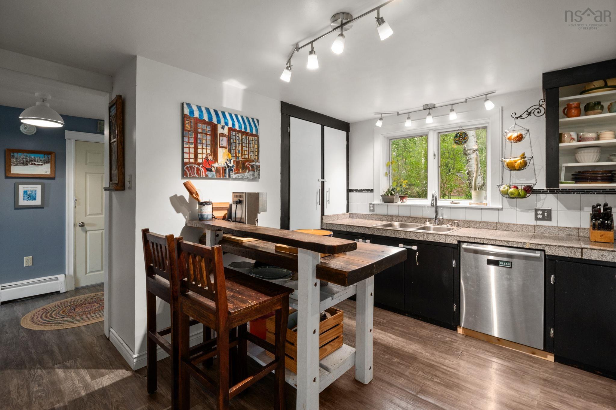 $449,900.00: 162 Lakewood Dr, Brooklyn
