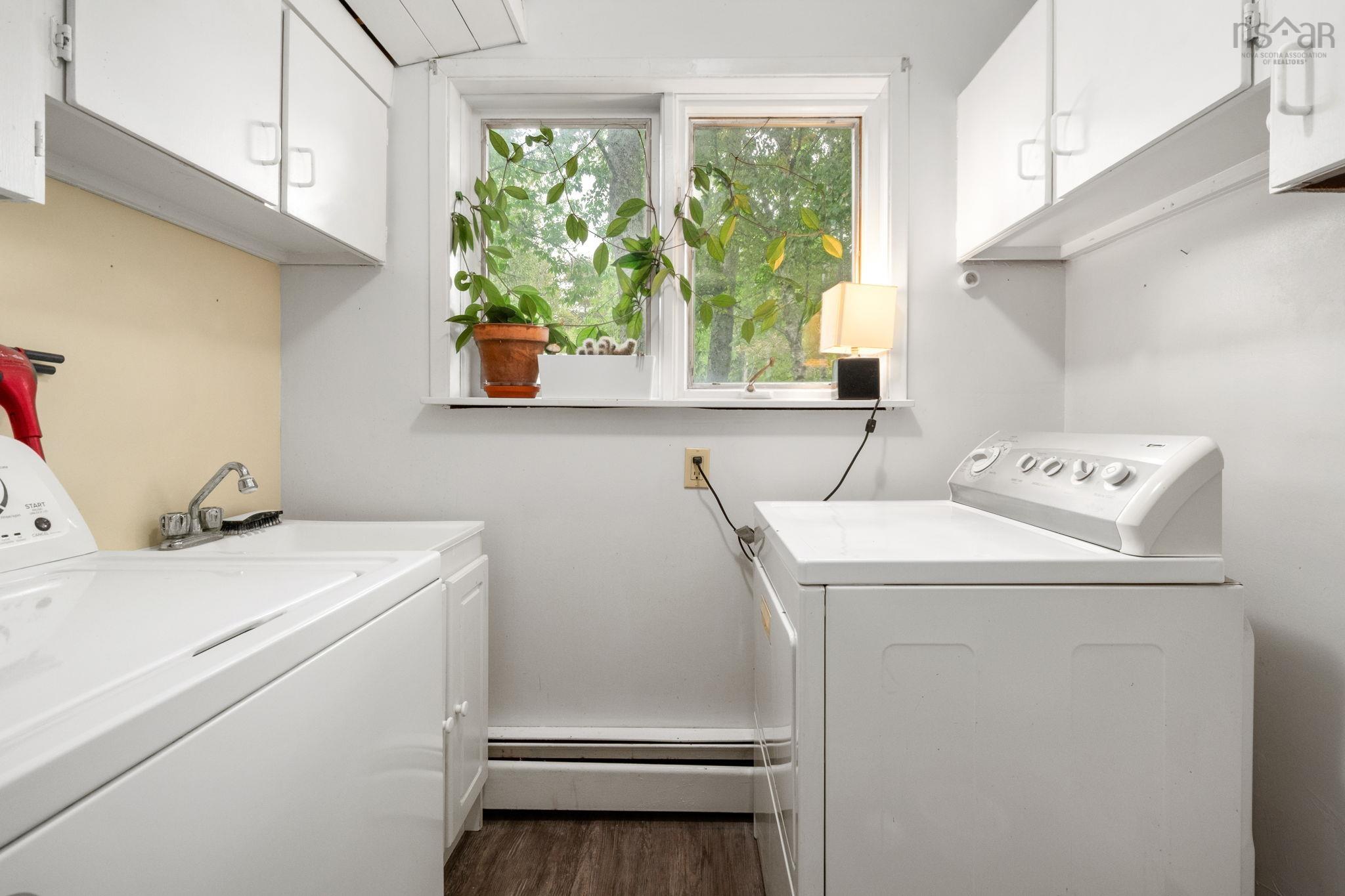 $449,900.00: 162 Lakewood Dr, Brooklyn