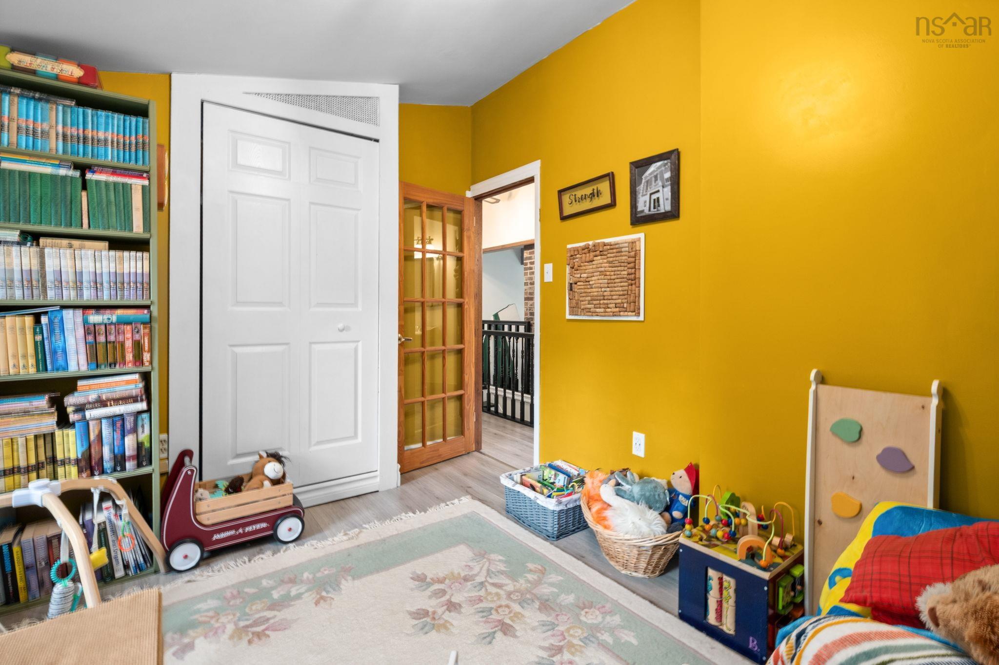 $449,900.00: 162 Lakewood Dr, Brooklyn