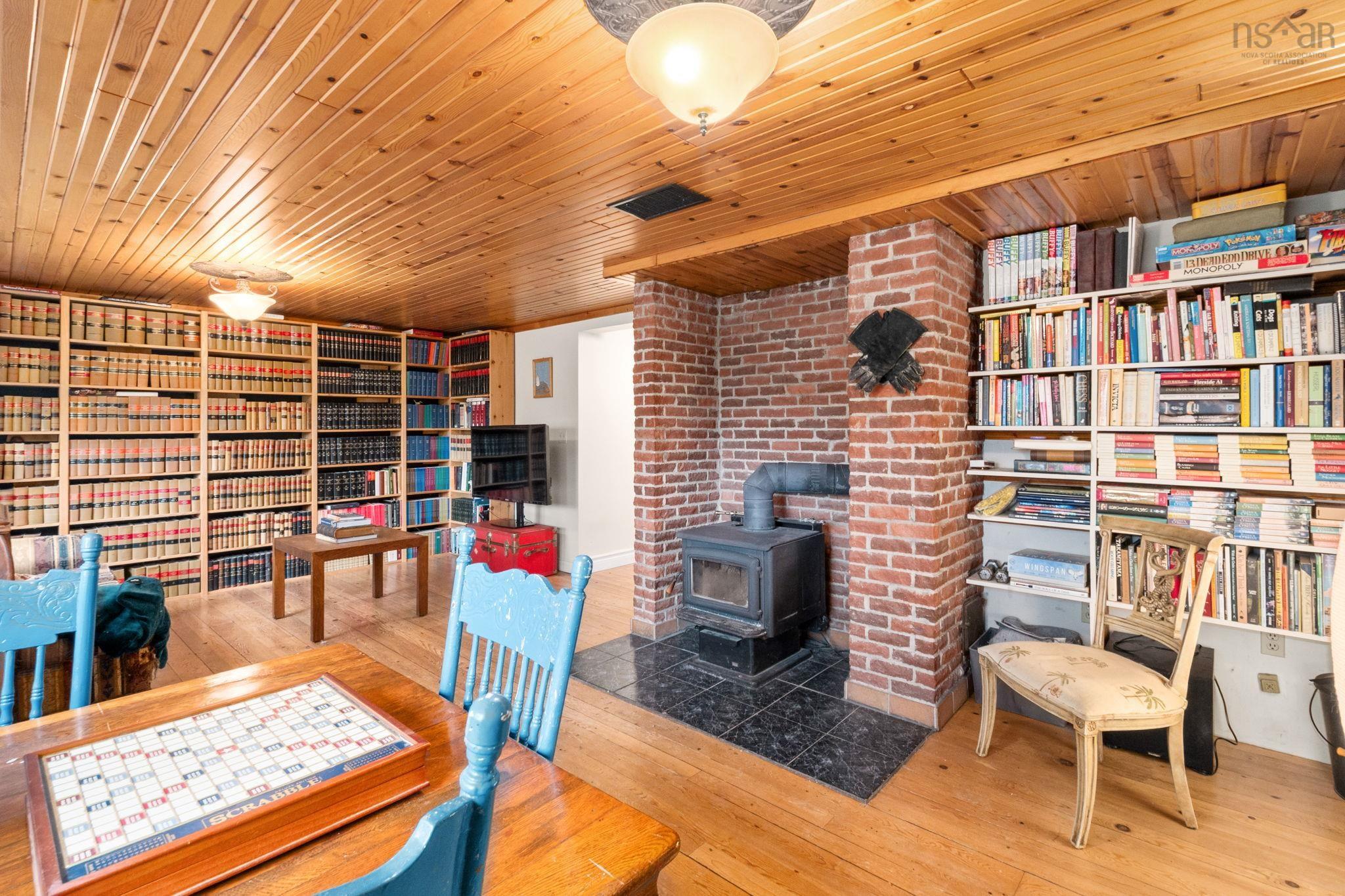 $449,900.00: 162 Lakewood Dr, Brooklyn
