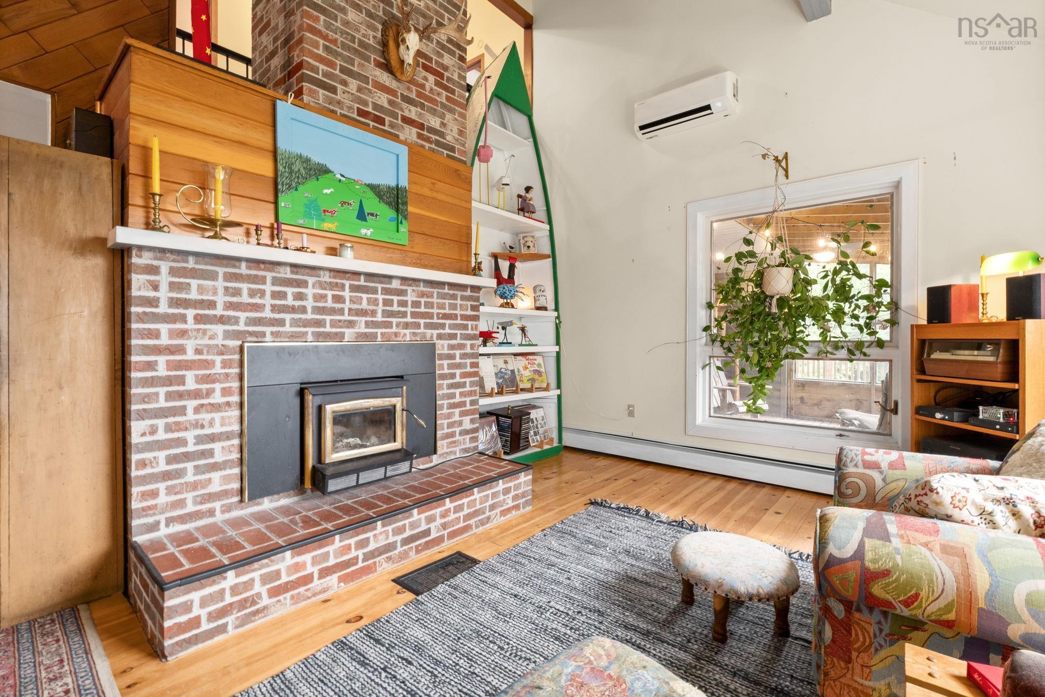 $449,900.00: 162 Lakewood Dr, Brooklyn