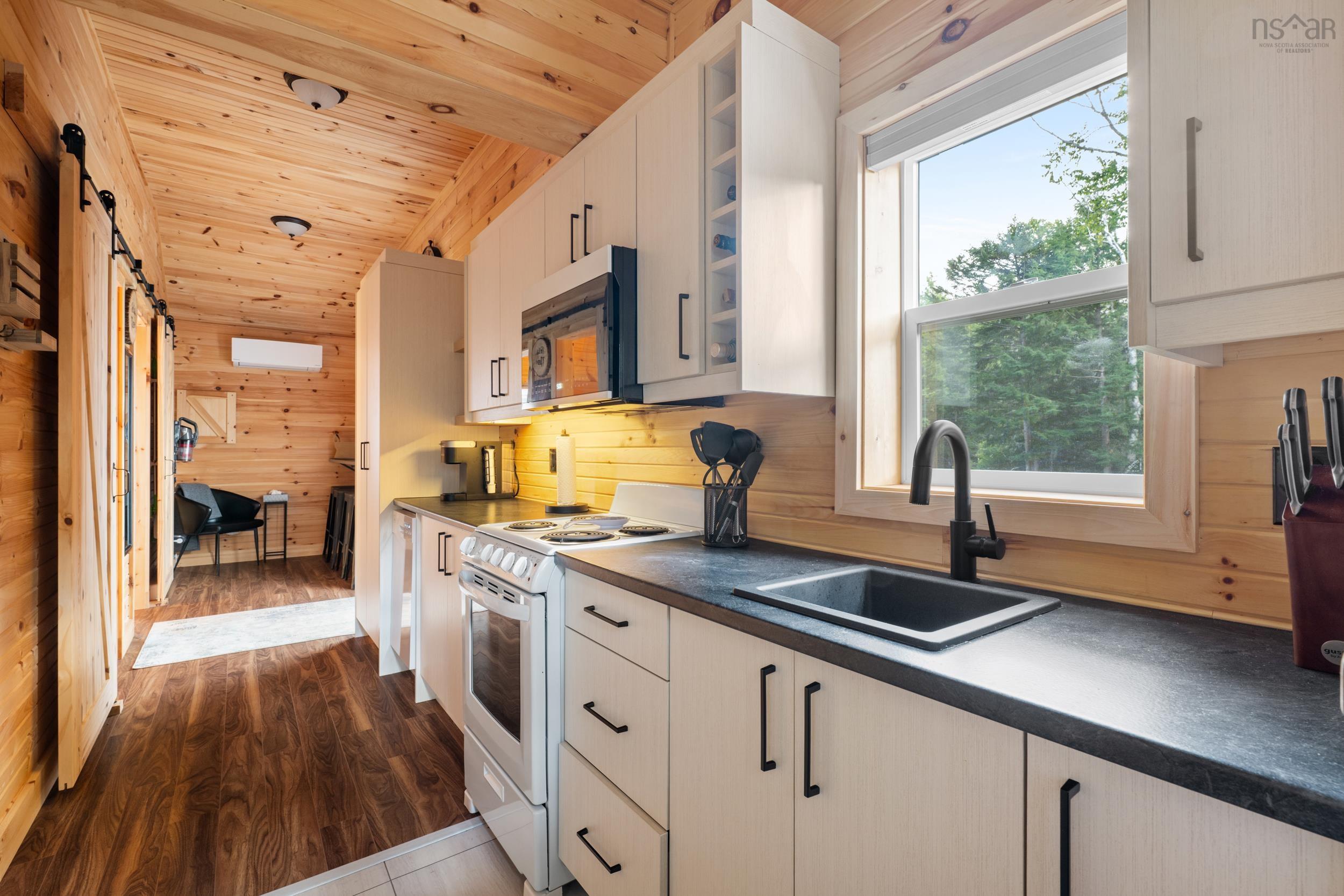 $1,098,500.00: 582 Beech Lane, Forties