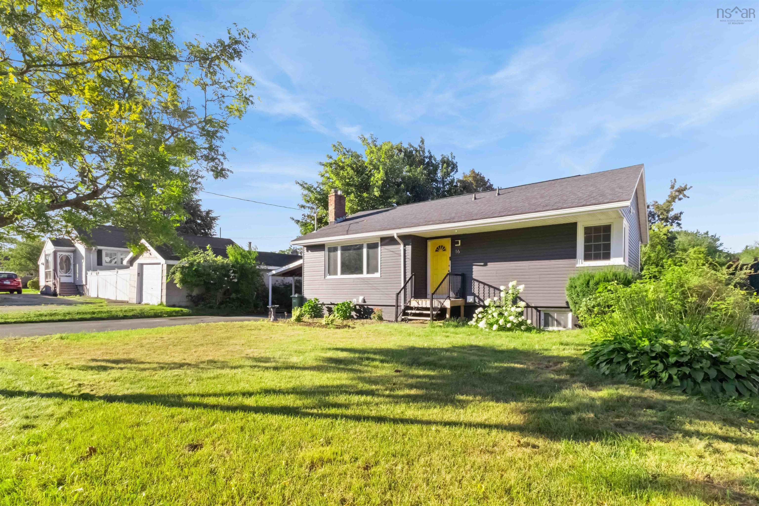 $649,900.00: 16 Bowser Avenue, Woodlawn