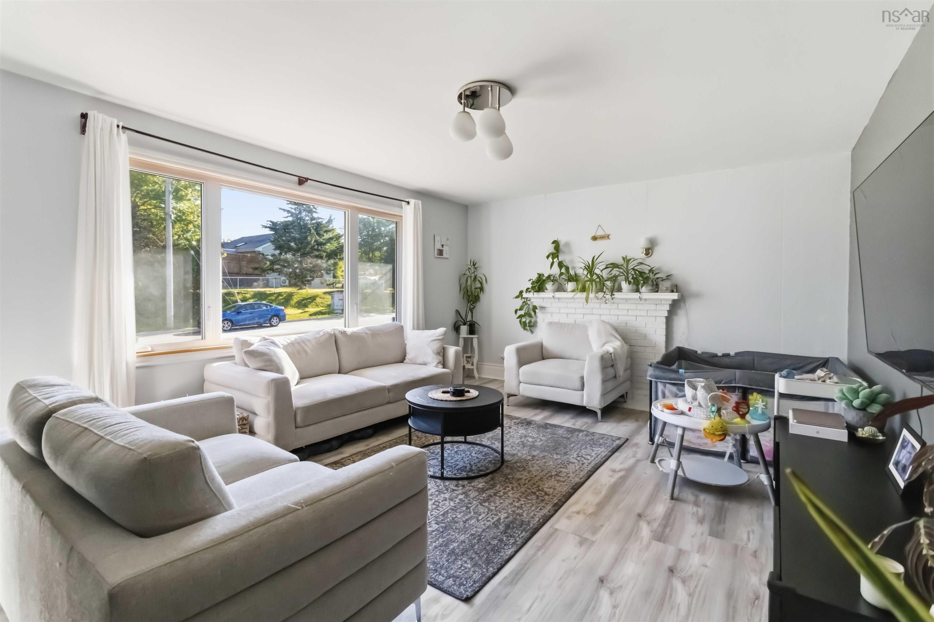 $649,900.00: 16 Bowser Avenue, Woodlawn