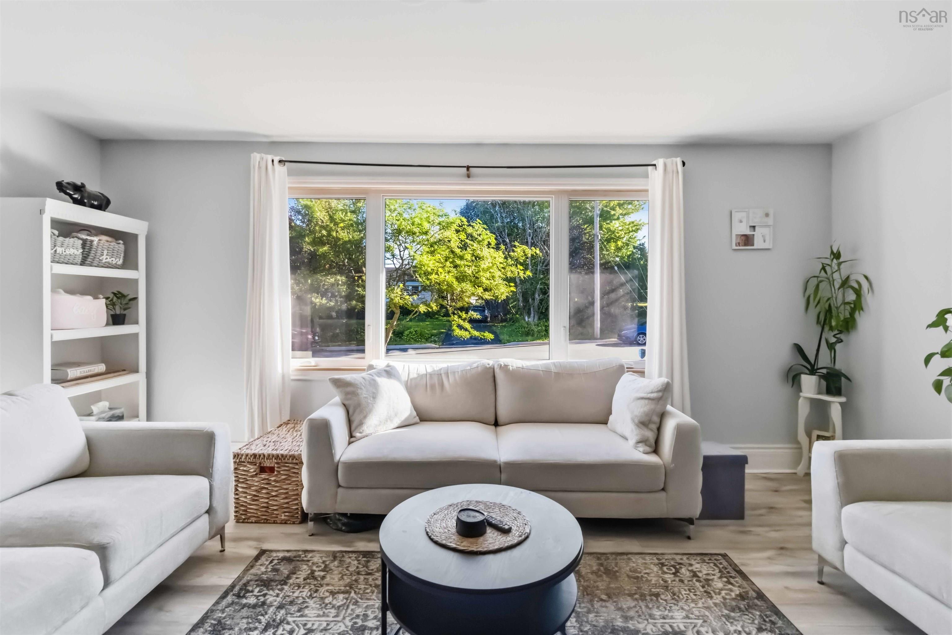 $649,900.00: 16 Bowser Avenue, Woodlawn