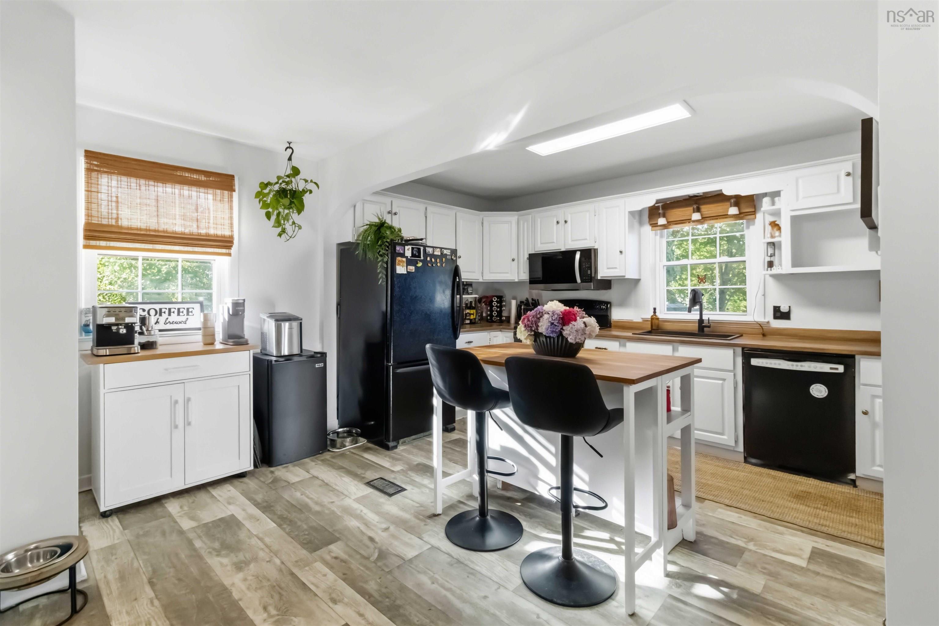 $649,900.00: 16 Bowser Avenue, Woodlawn