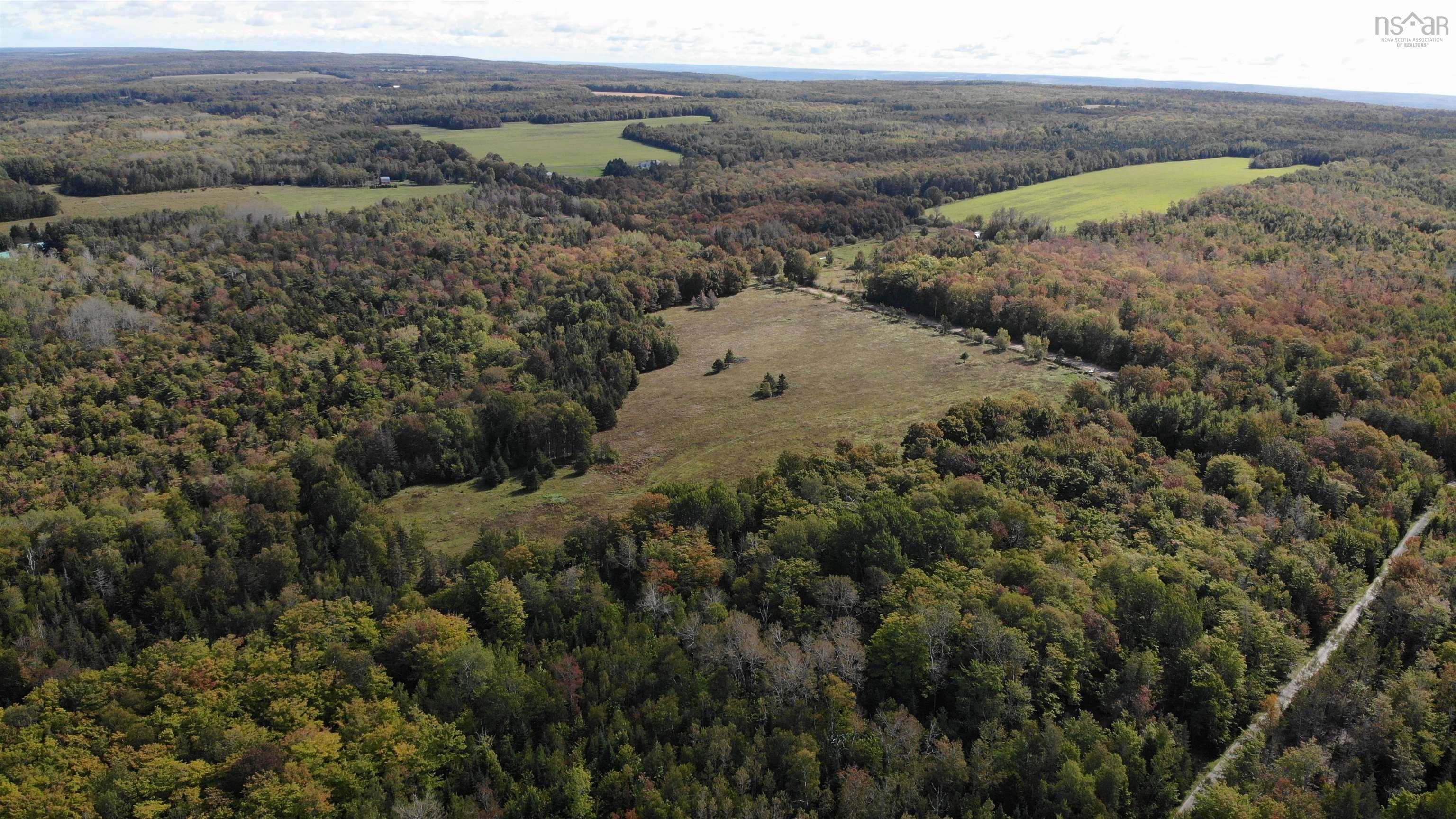 $299,900.00: 415 Base line East Rd Harbourville NS B0P 1E0, Harbourville