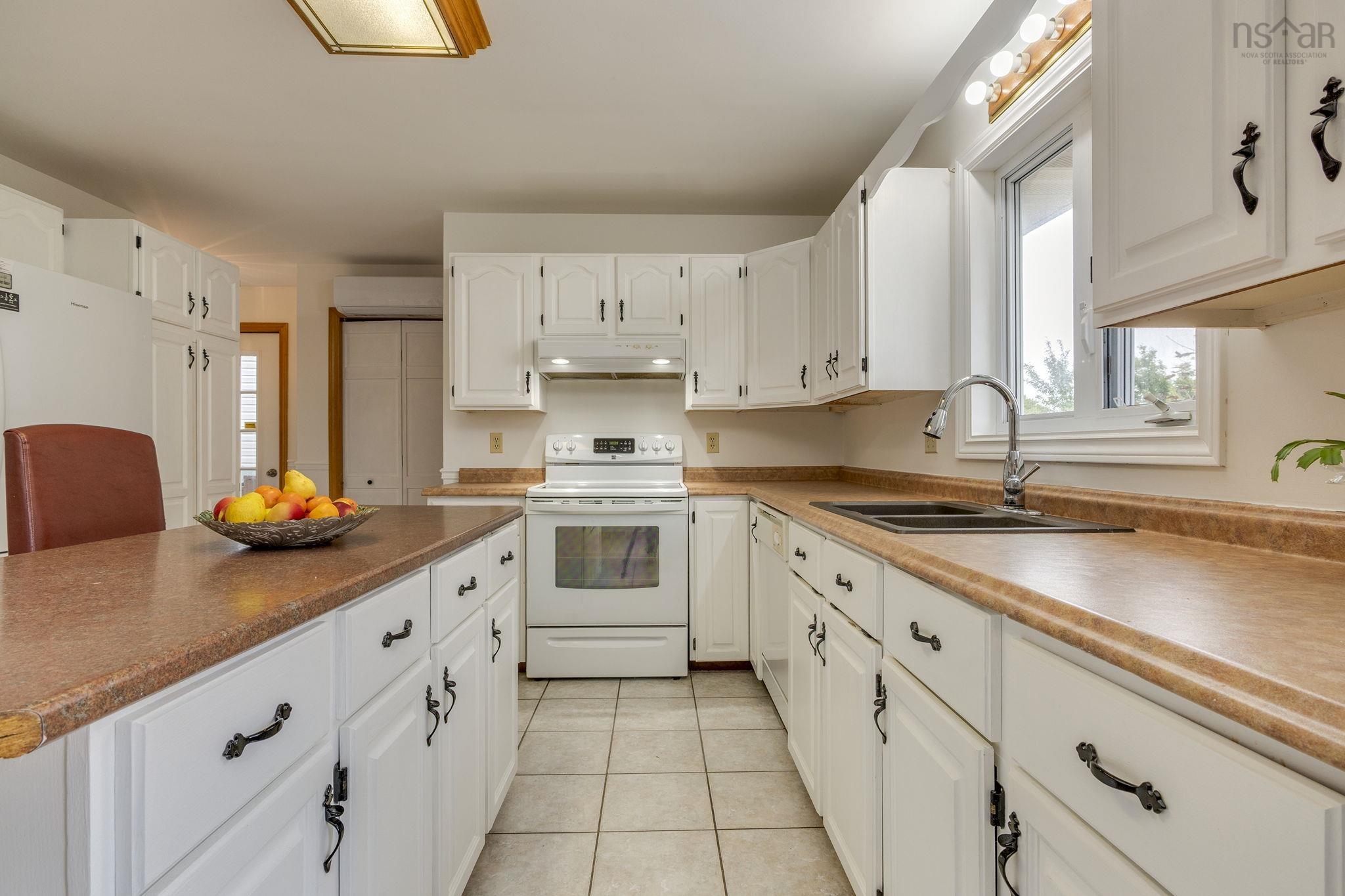 $499,999.00: 93 Regal Road, Dartmouth