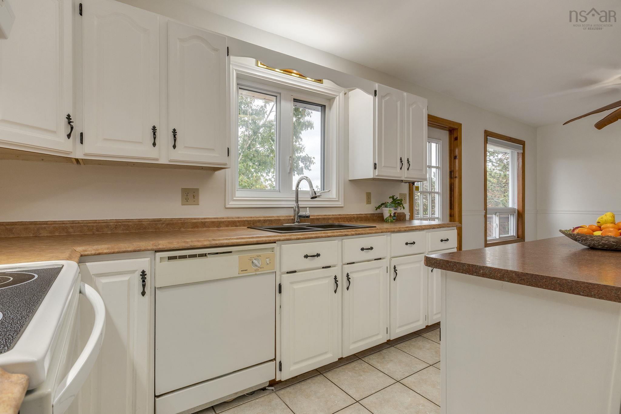 $499,999.00: 93 Regal Road, Dartmouth