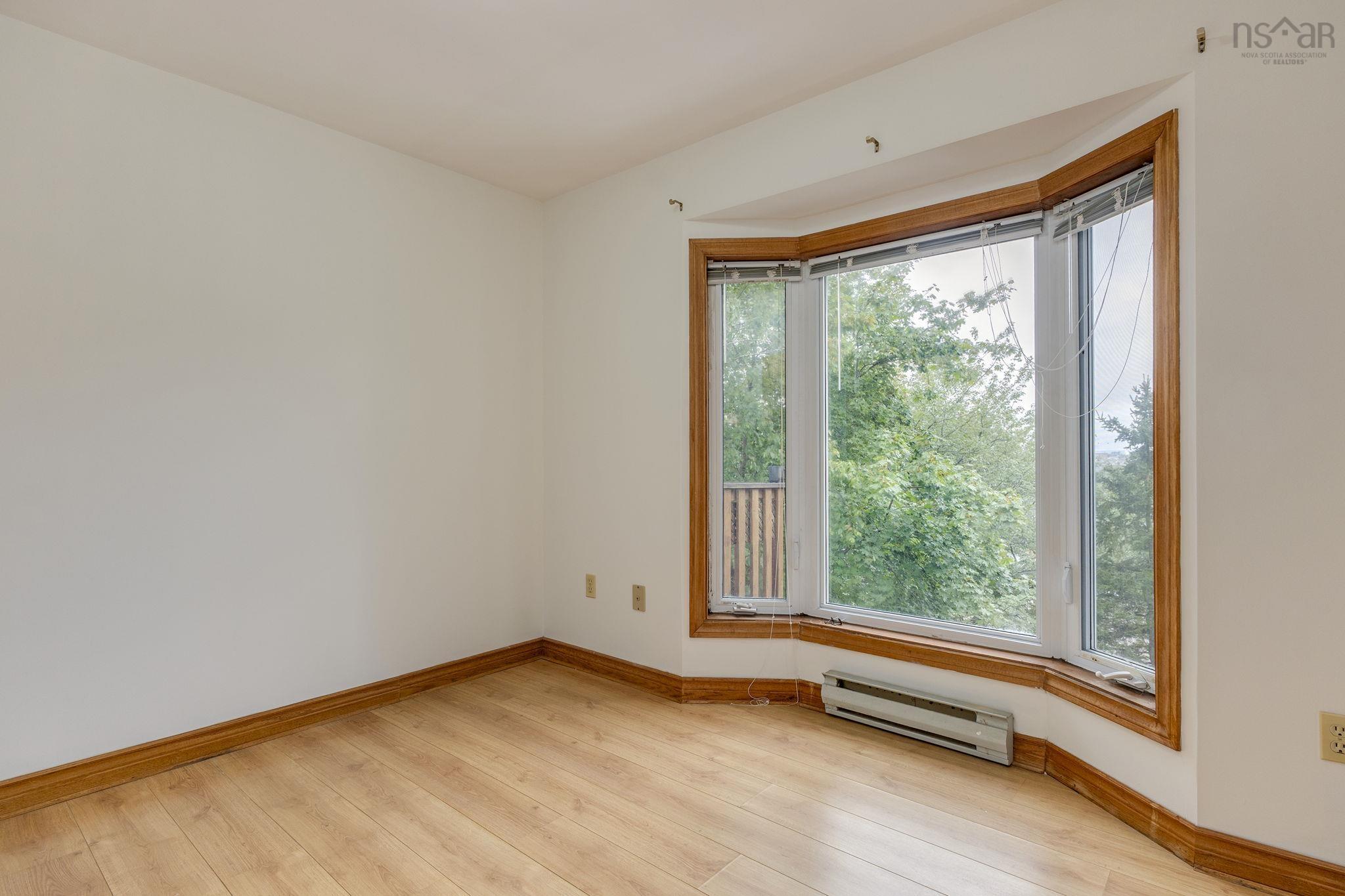 $499,999.00: 93 Regal Road, Dartmouth