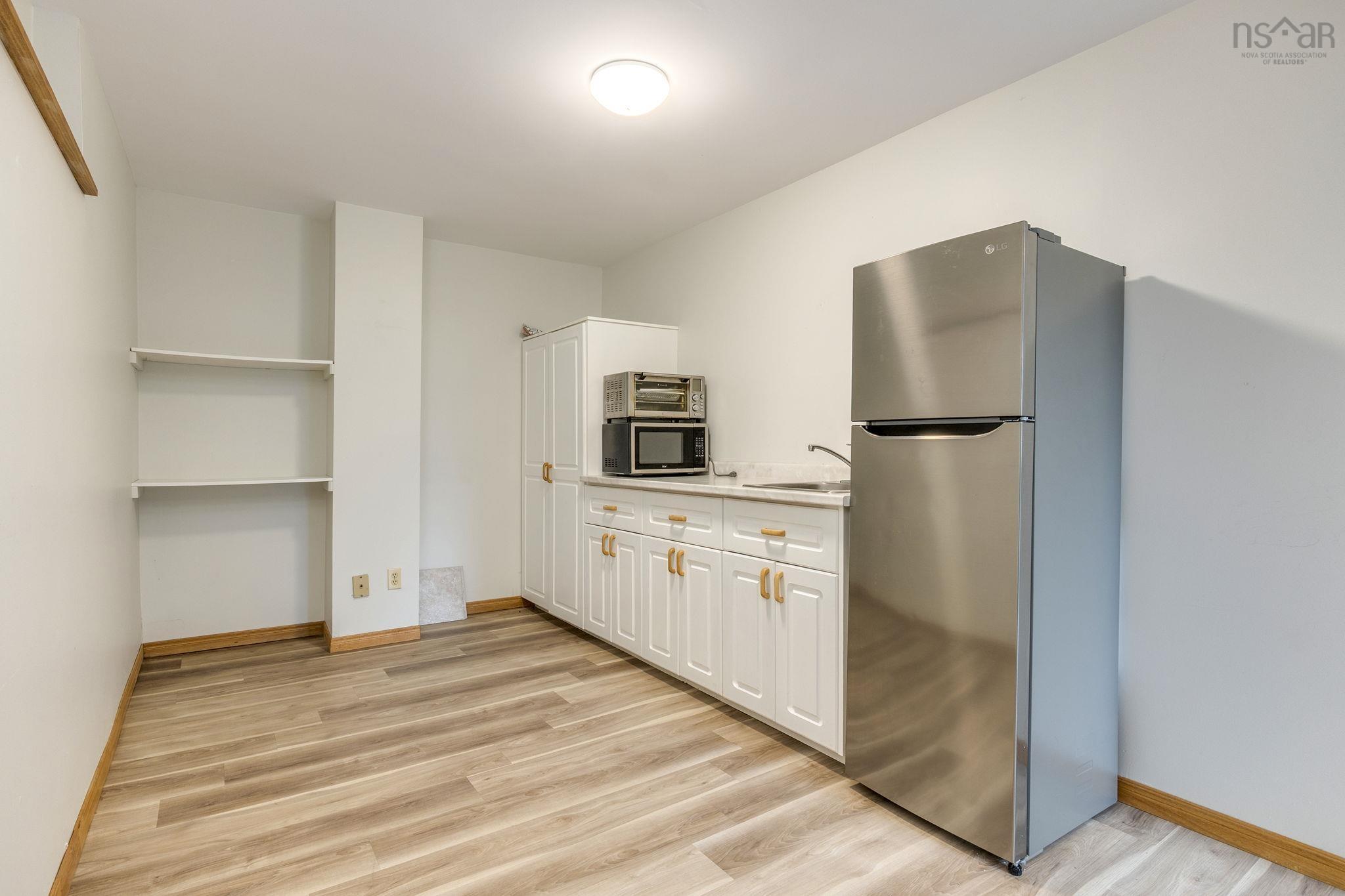 $499,999.00: 93 Regal Road, Dartmouth