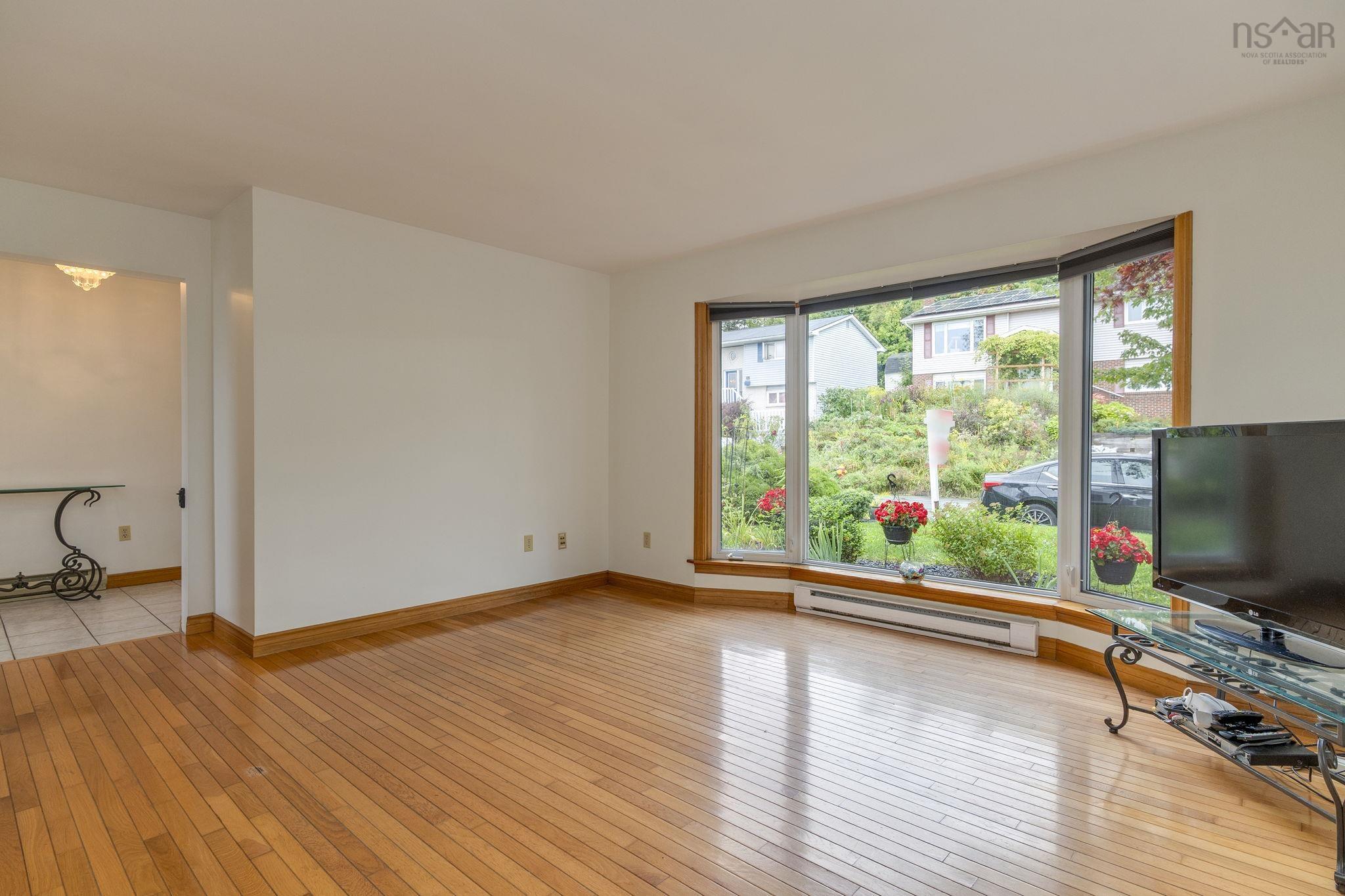 $499,999.00: 93 Regal Road, Dartmouth