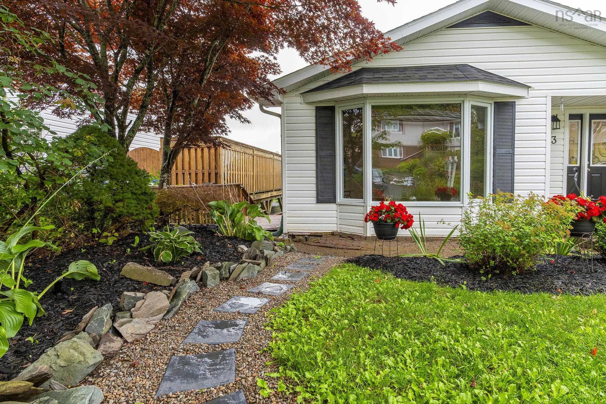 $499,999.00: 93 Regal Road, Dartmouth