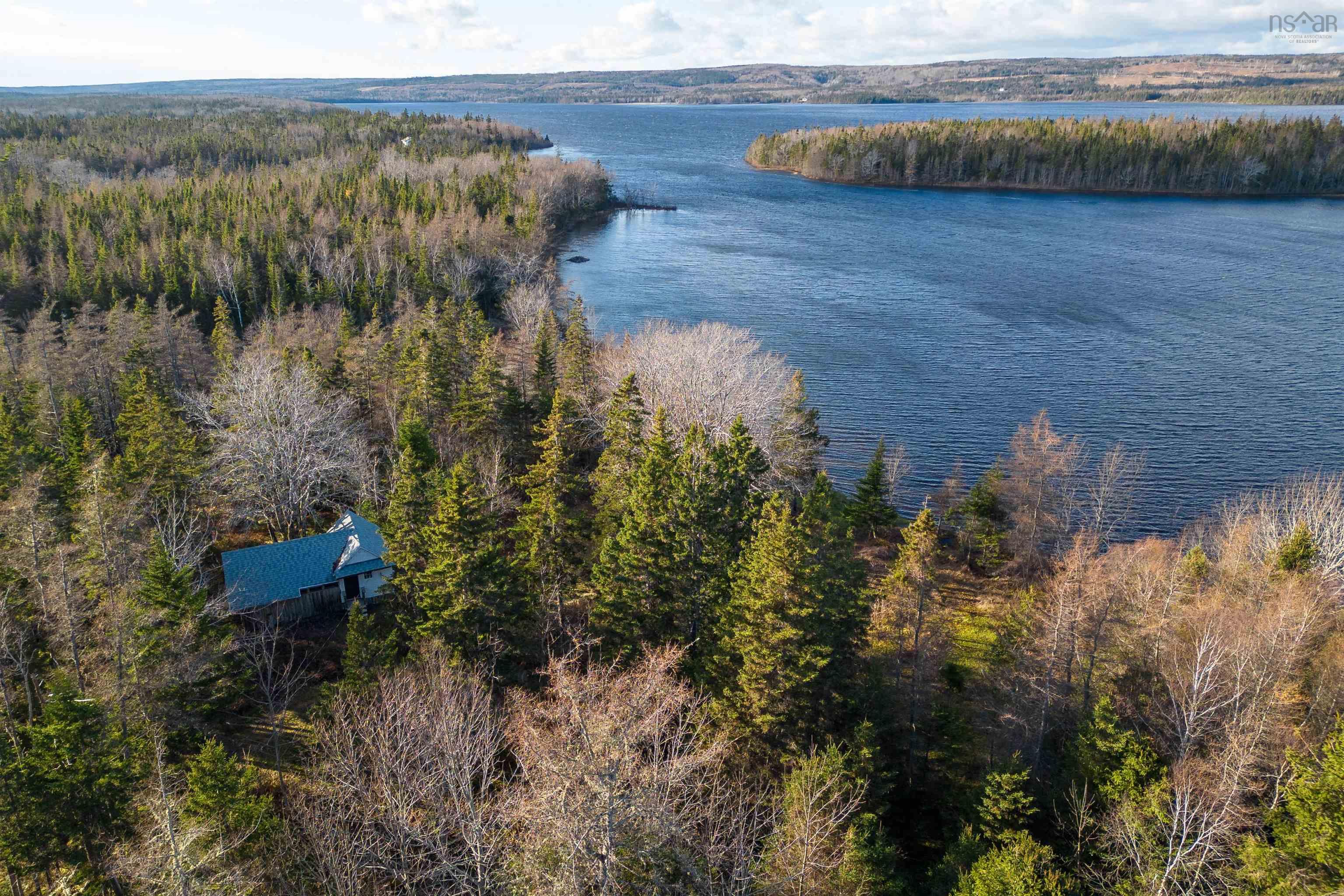 $199,900.00: 4031 Loch Lomond Road, Loch Lomond