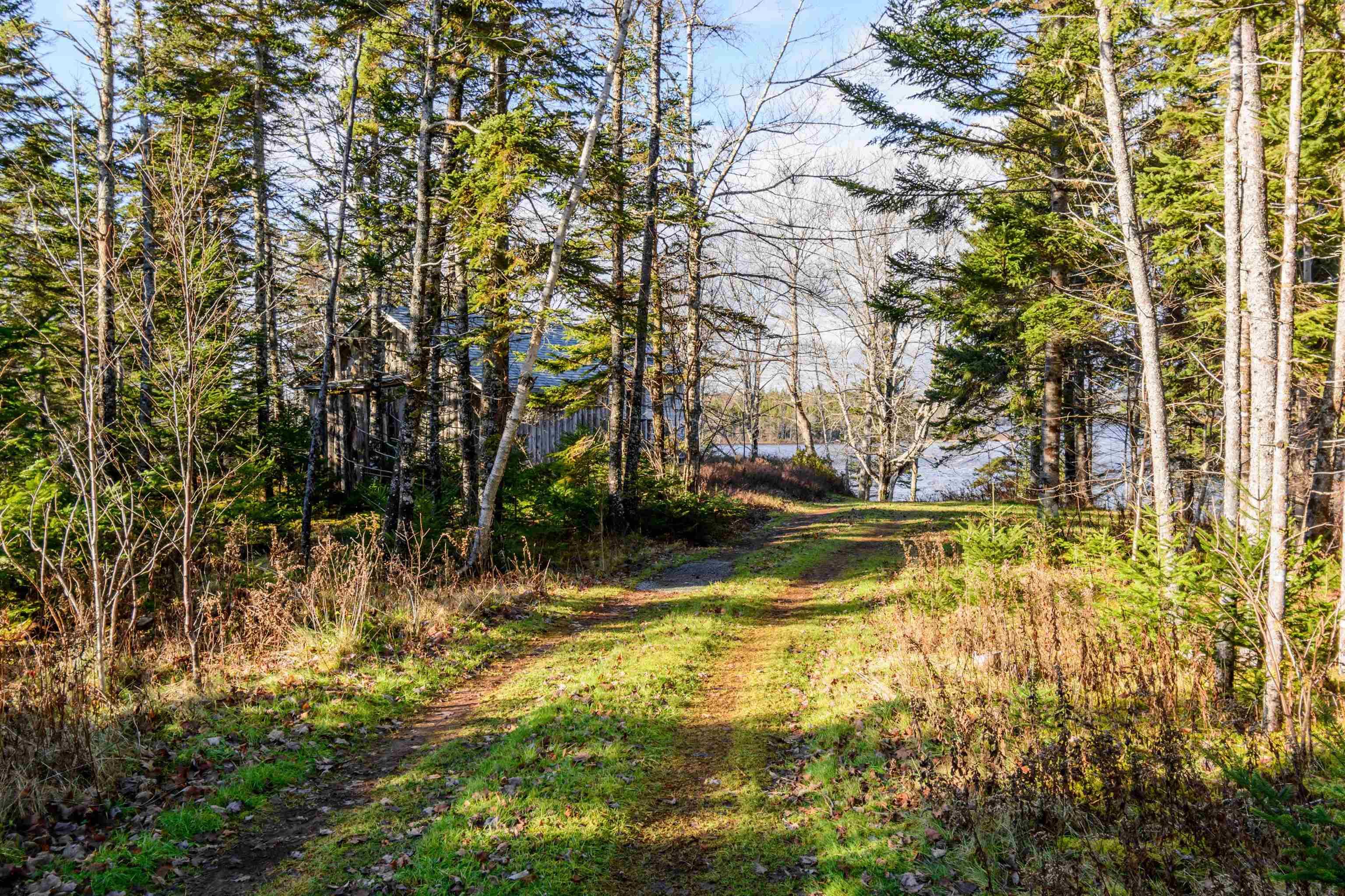 $199,900.00: 4031 Loch Lomond Road, Loch Lomond