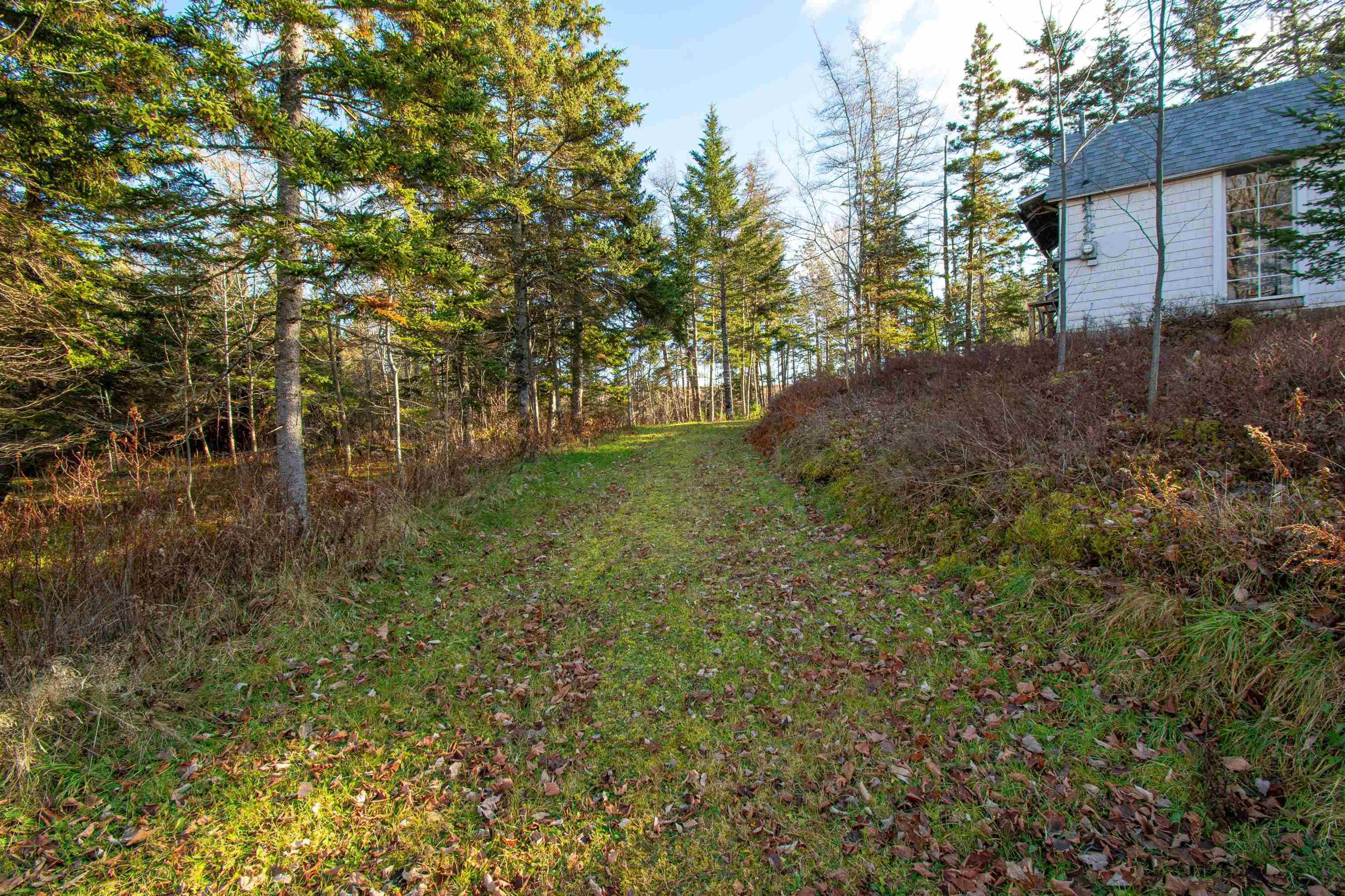 $199,900.00: 4031 Loch Lomond Road, Loch Lomond