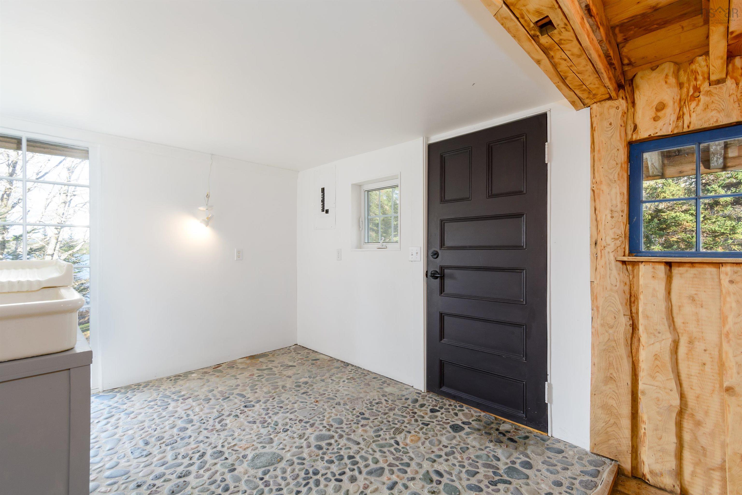 $199,900.00: 4031 Loch Lomond Road, Loch Lomond