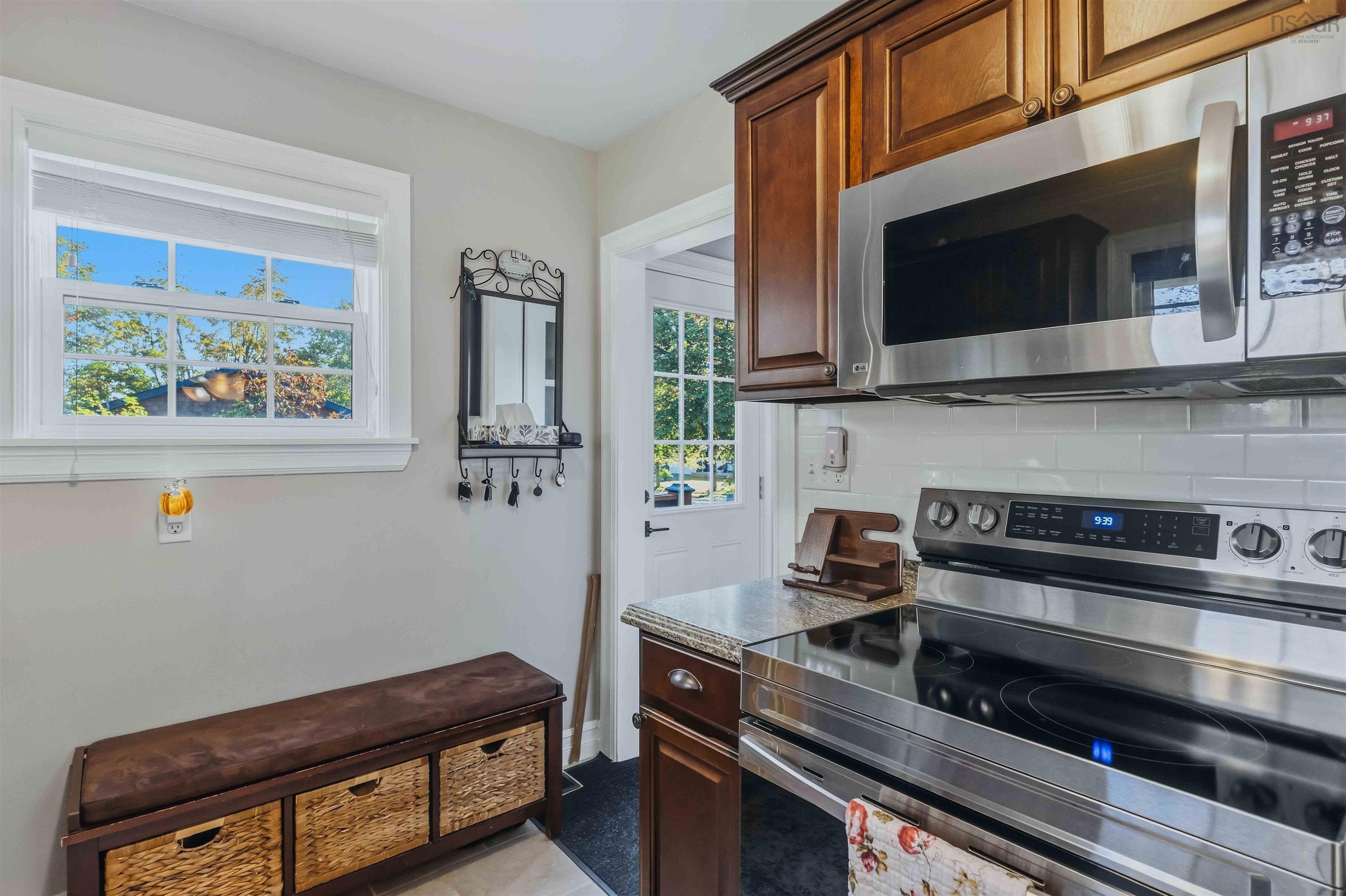 $529,900.00: 1023 High Street, Port Williams