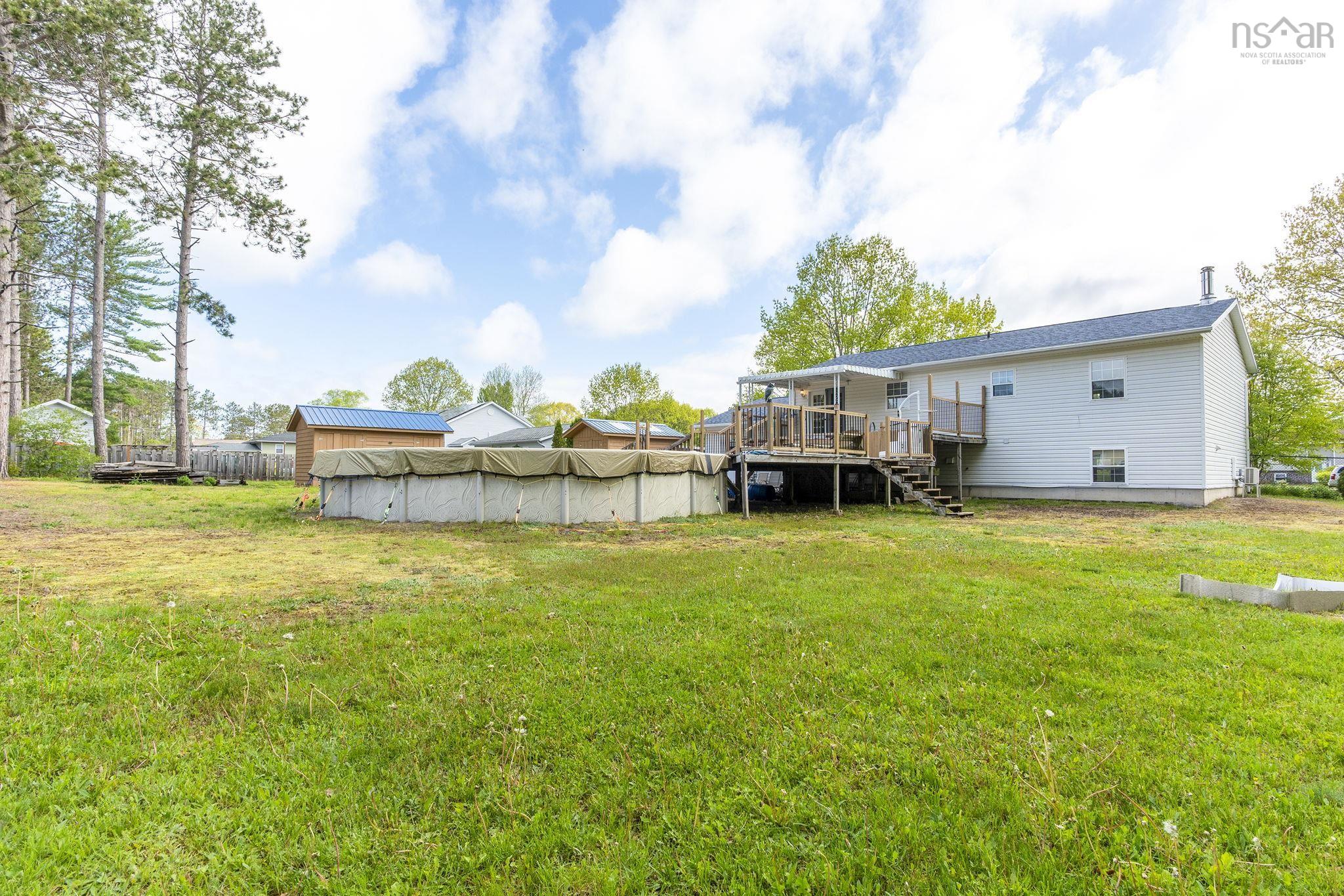 $475,000.00: 23 Valley Road, Wilmot