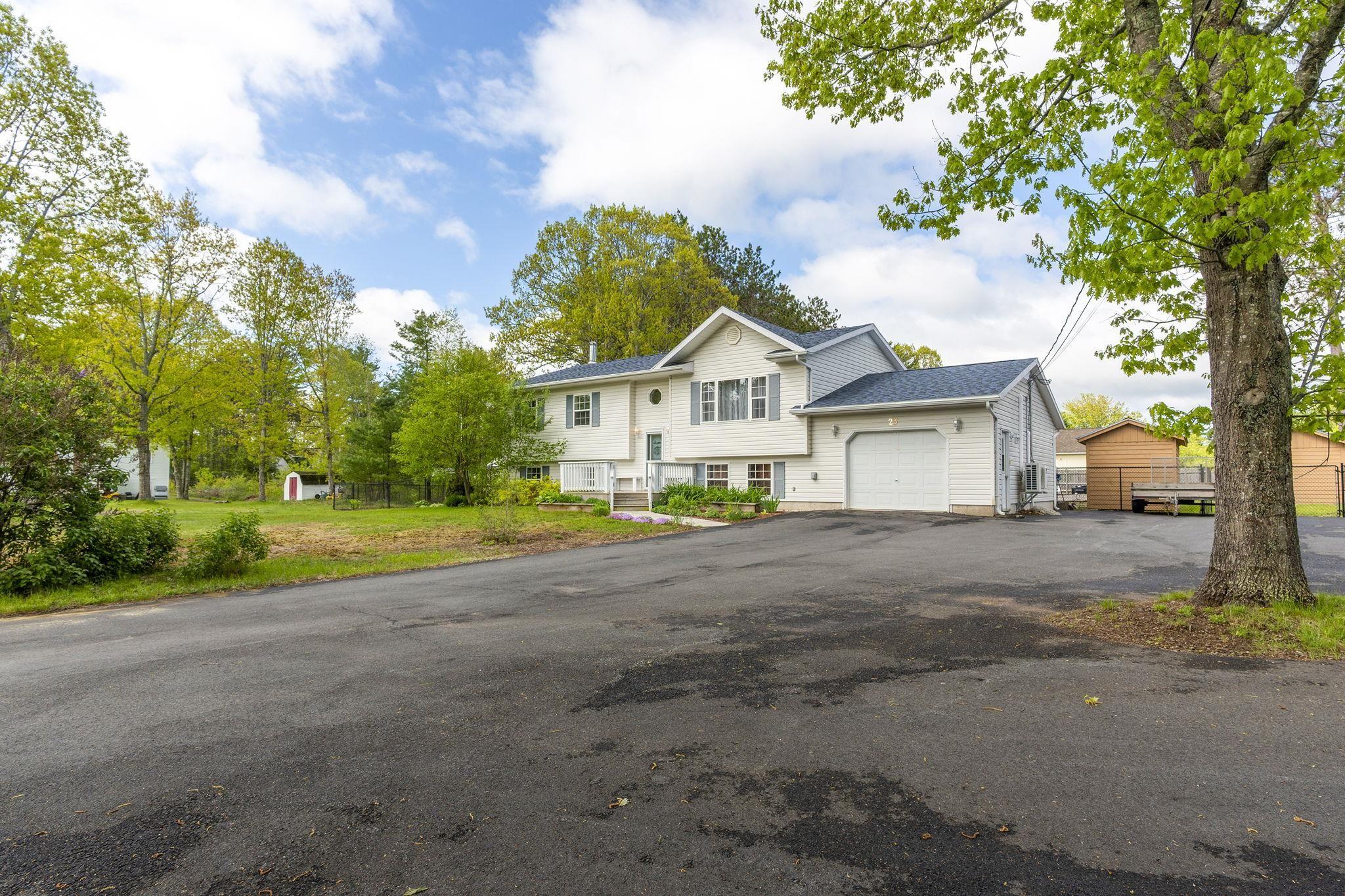 $475,000.00: 23 Valley Road, Wilmot