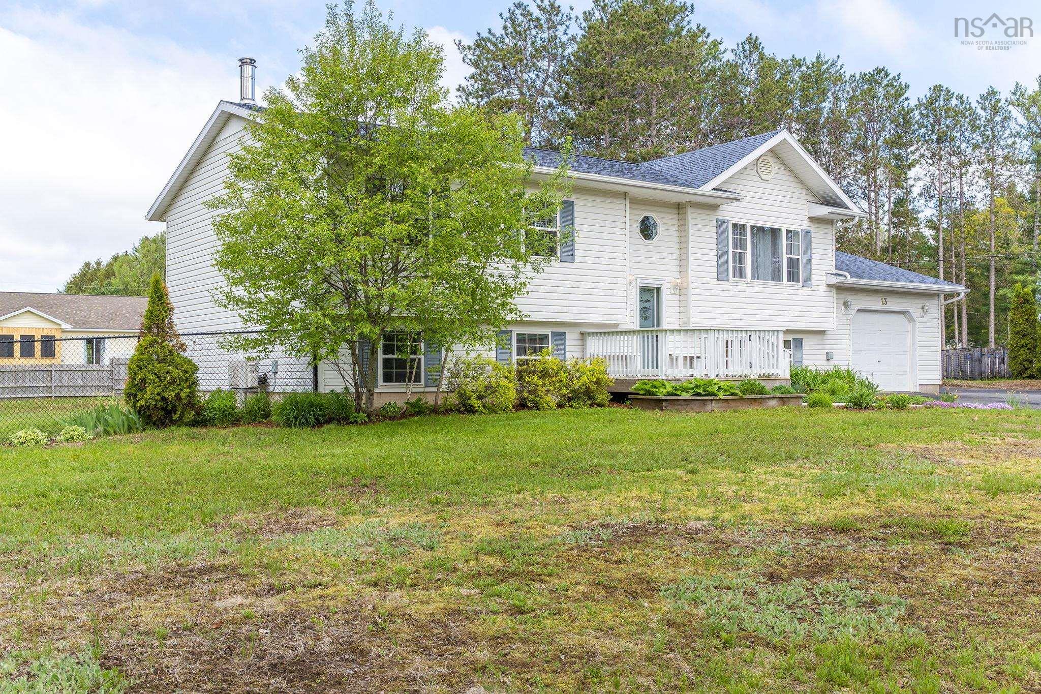 $475,000.00: 23 Valley Road, Wilmot