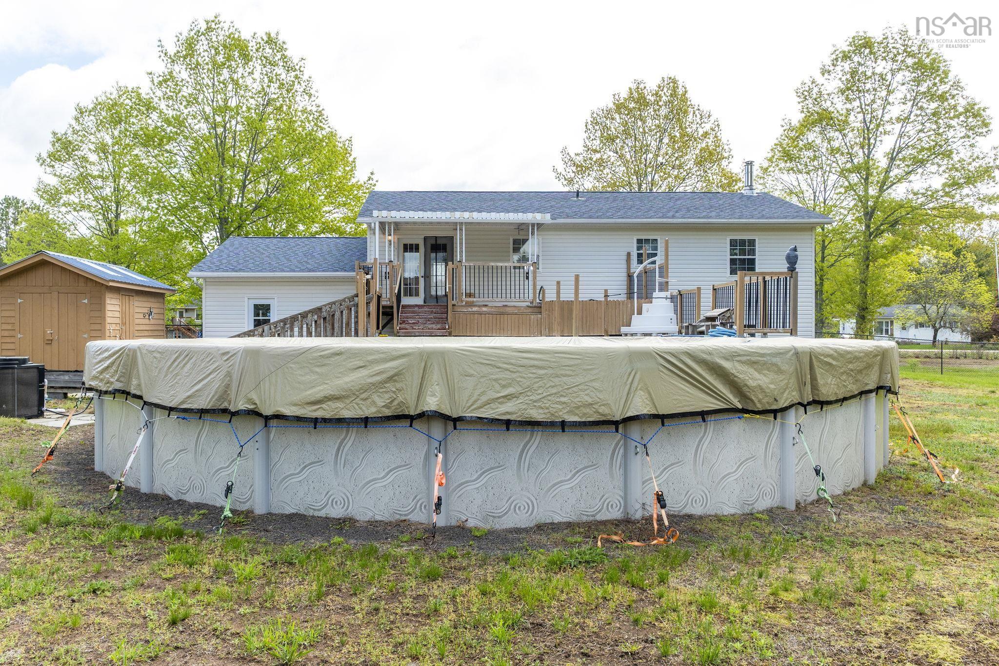 $475,000.00: 23 Valley Road, Wilmot