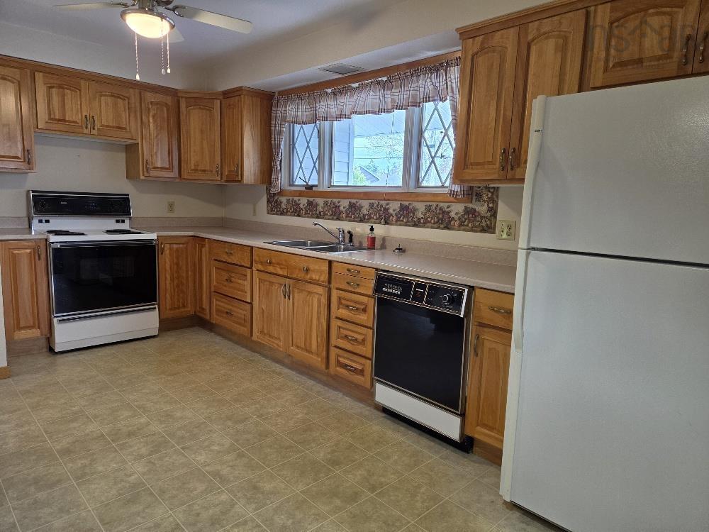 $369,900.00: 351 Pleasant St, Truro