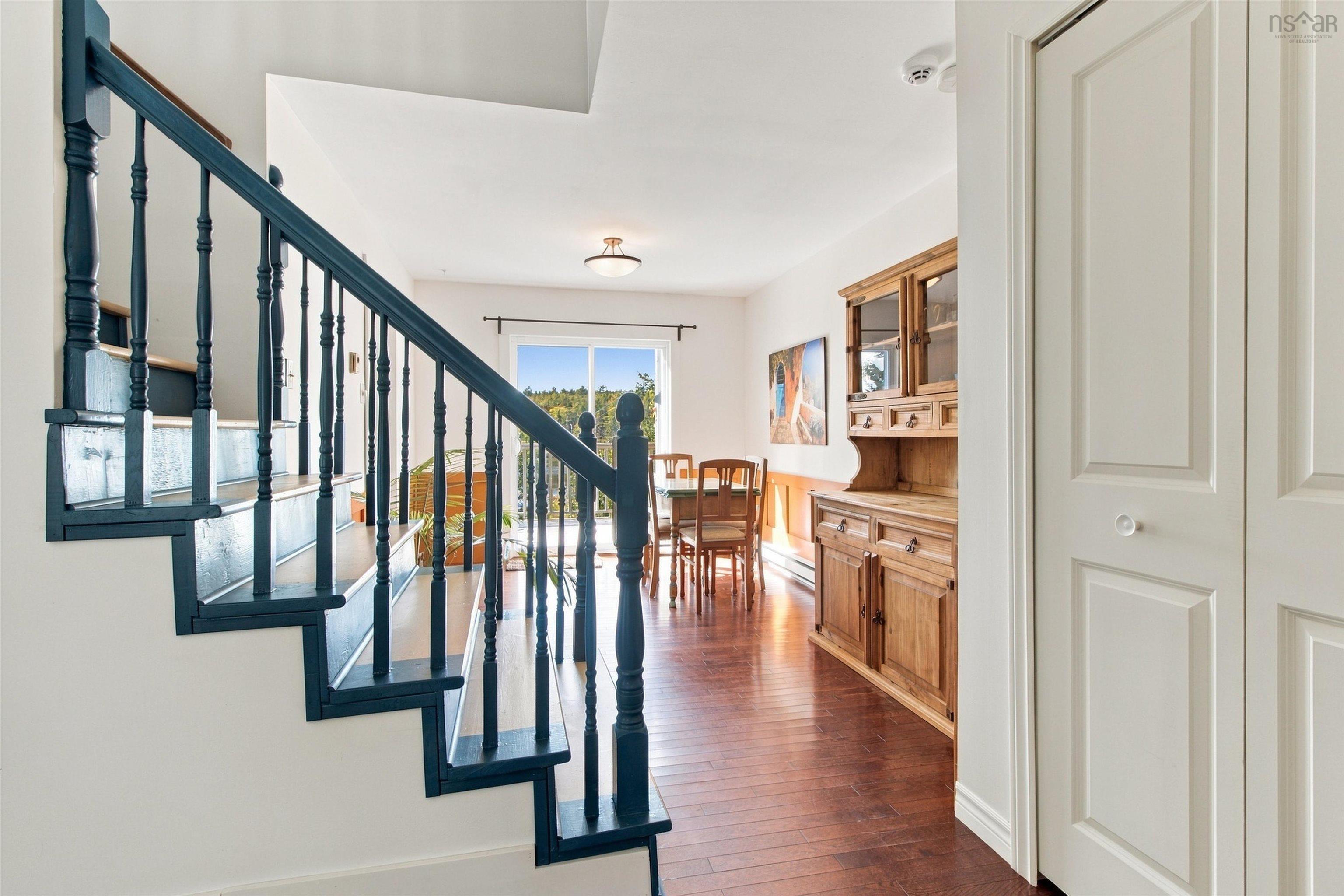 18 Red Maple Drive photo #16