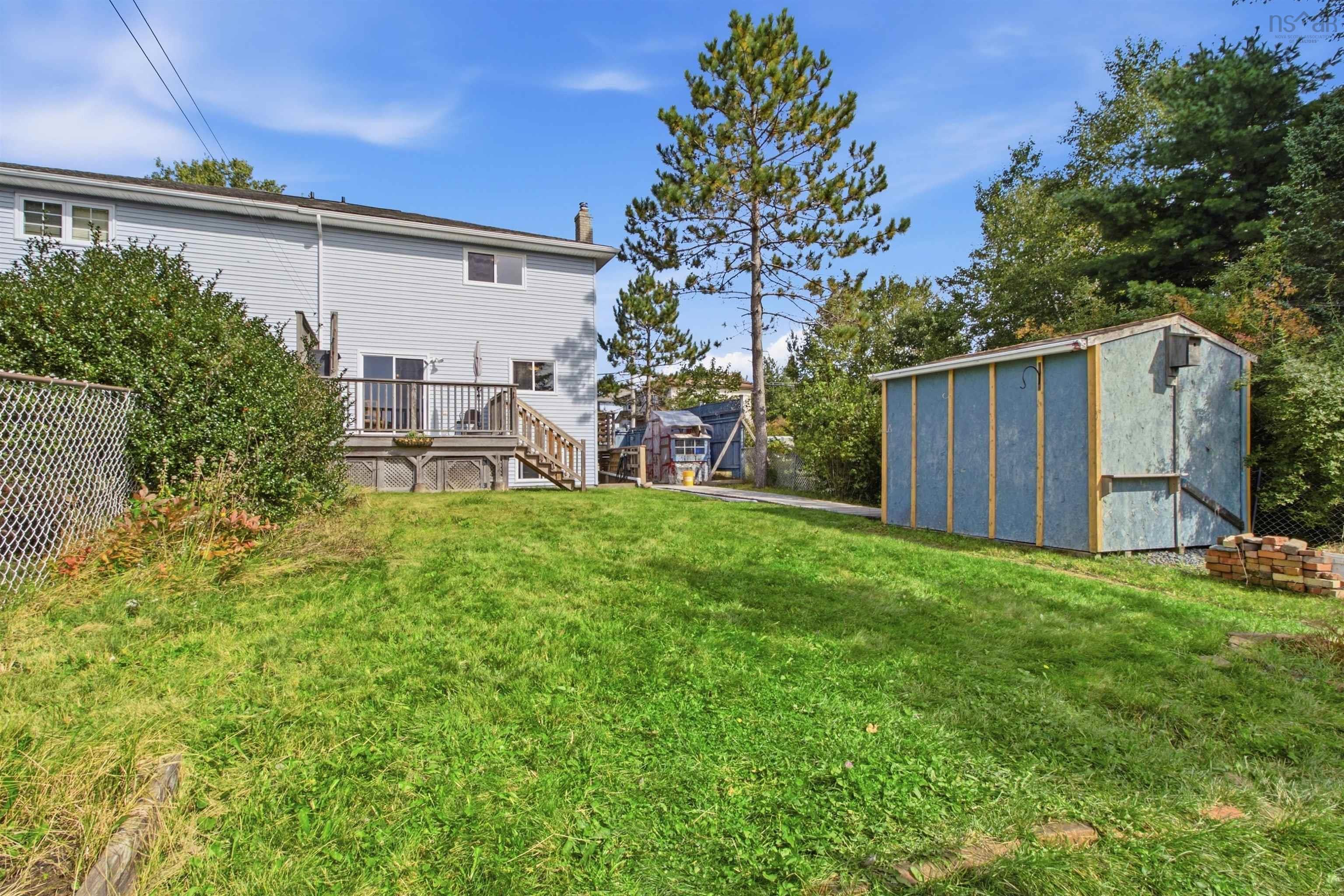18 Red Maple Drive photo #36