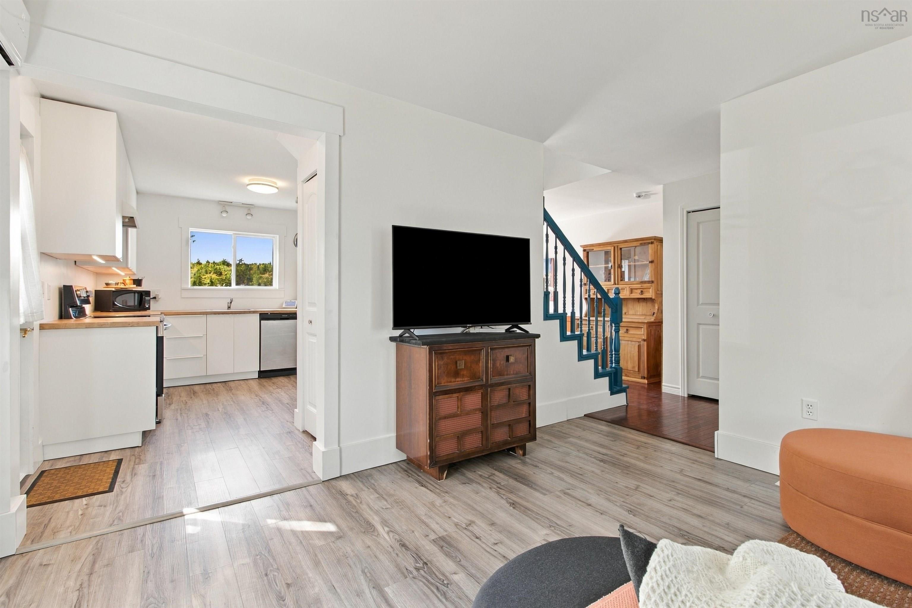 18 Red Maple Drive photo #8