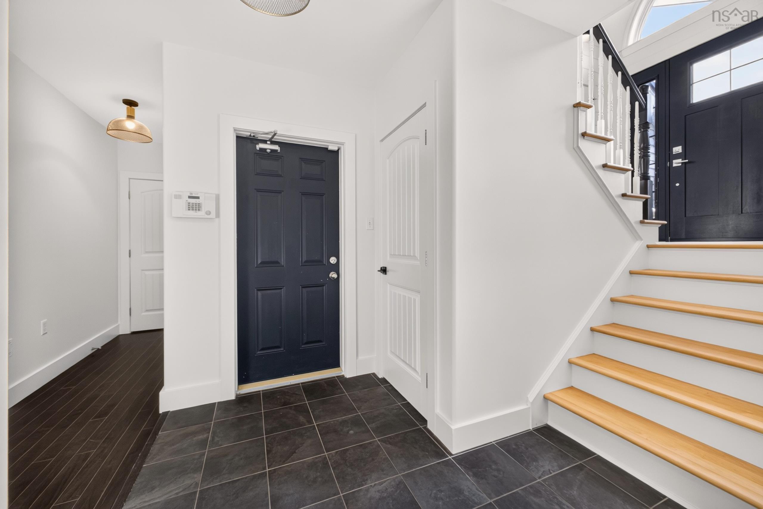 $558,500.00: 118 EDGEHILL Drive, Valley