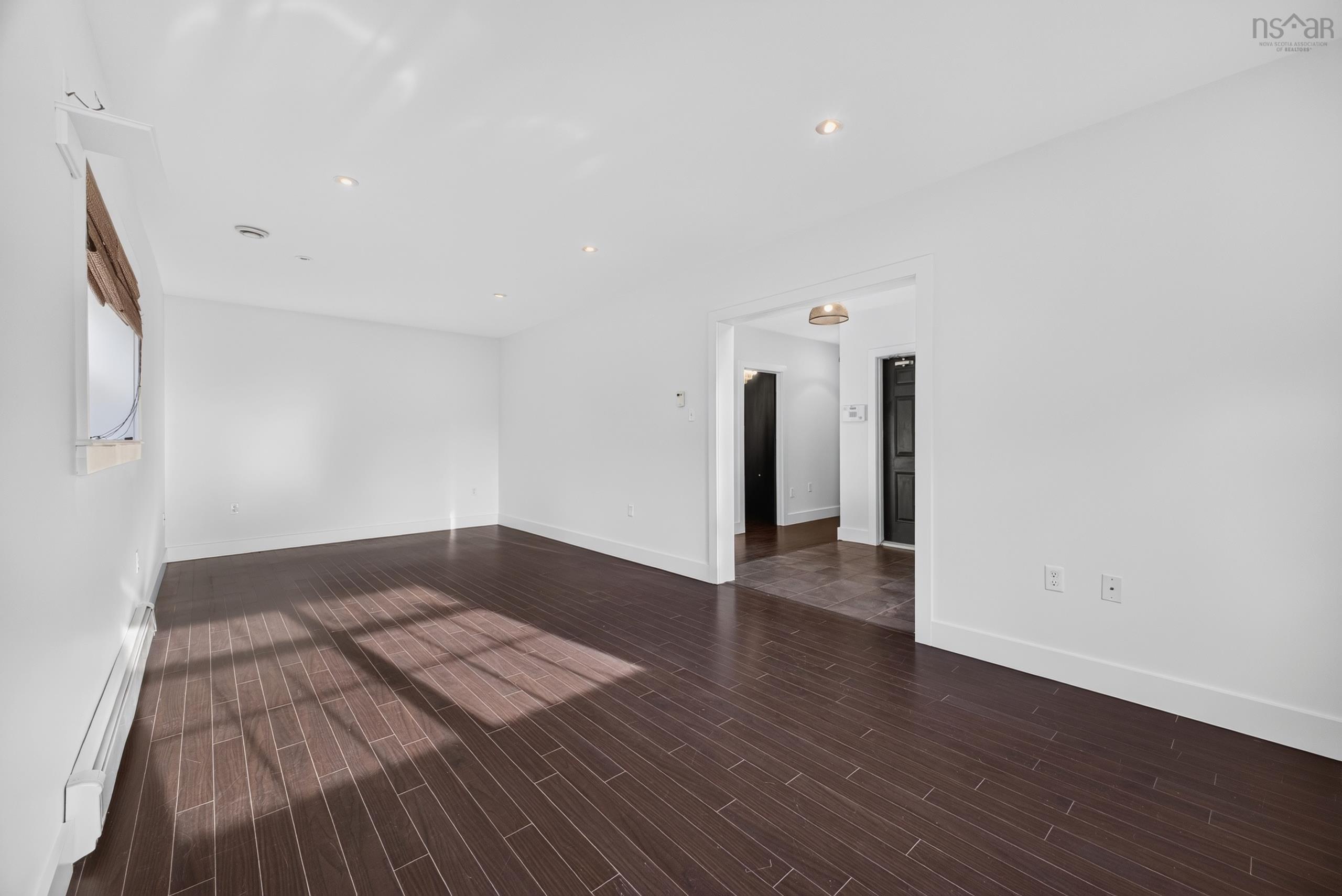 $558,500.00: 118 EDGEHILL Drive, Valley
