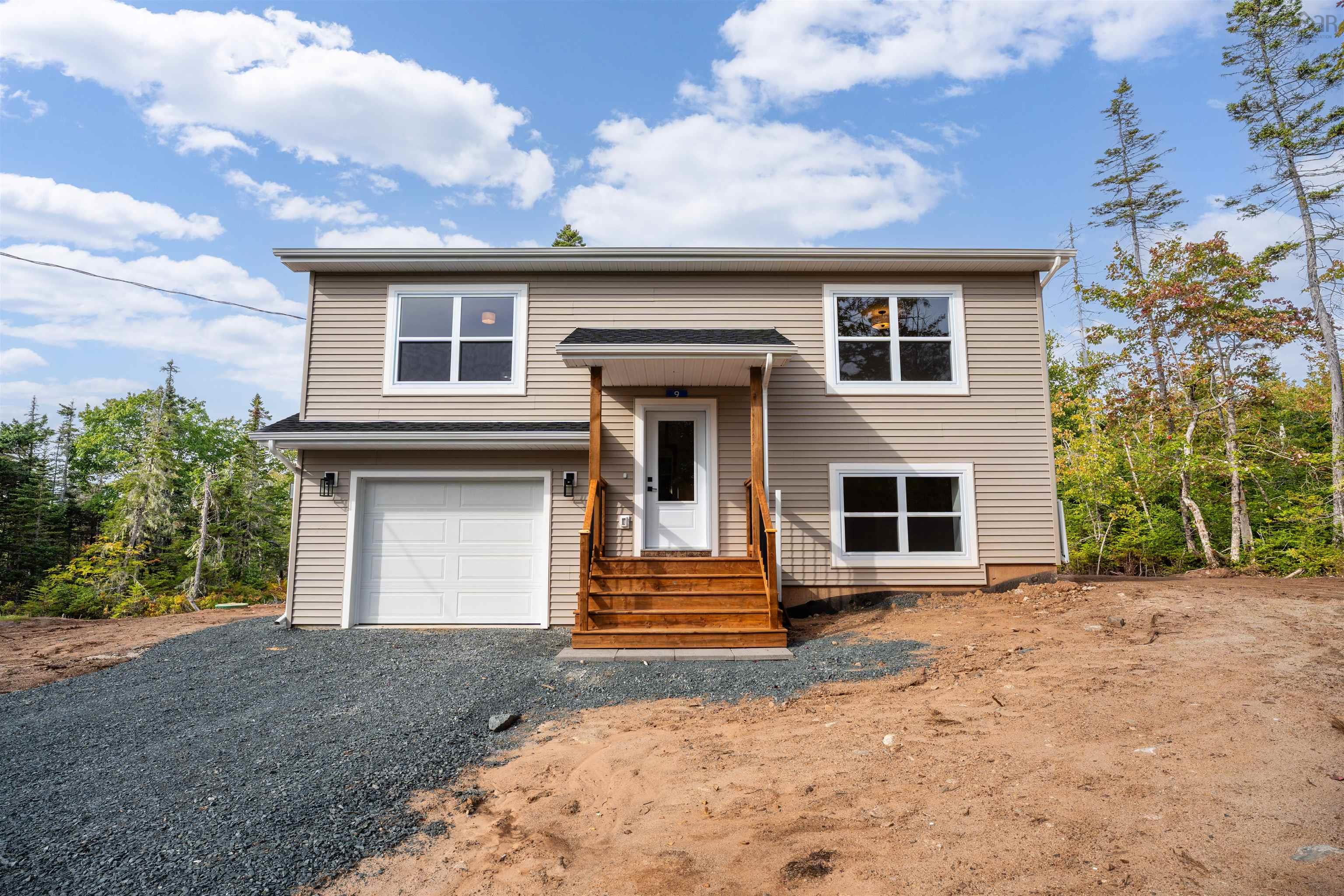 $584,900.00: 9 Surf Drive, Whites Lake