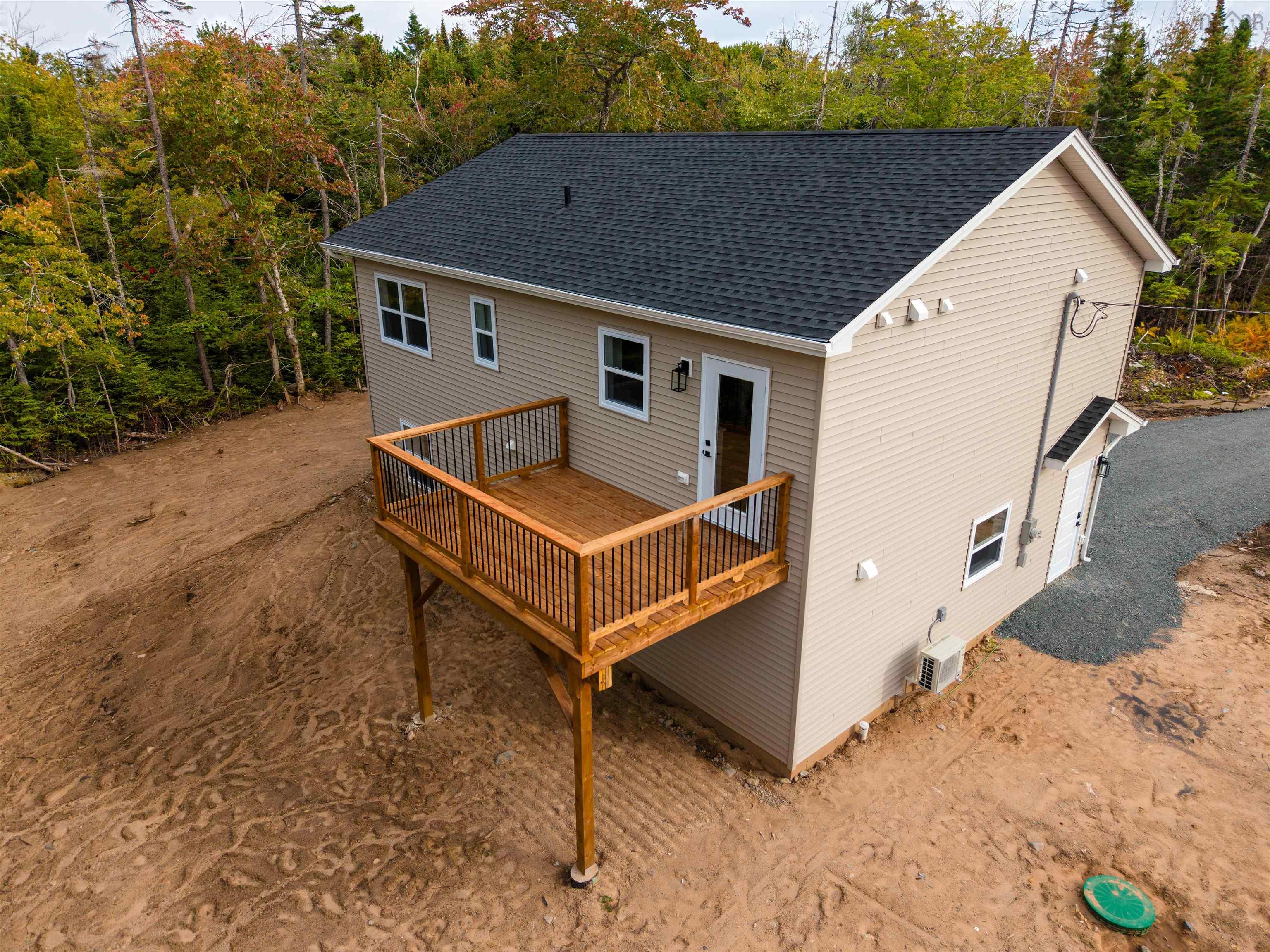 $584,900.00: 9 Surf Drive, Whites Lake