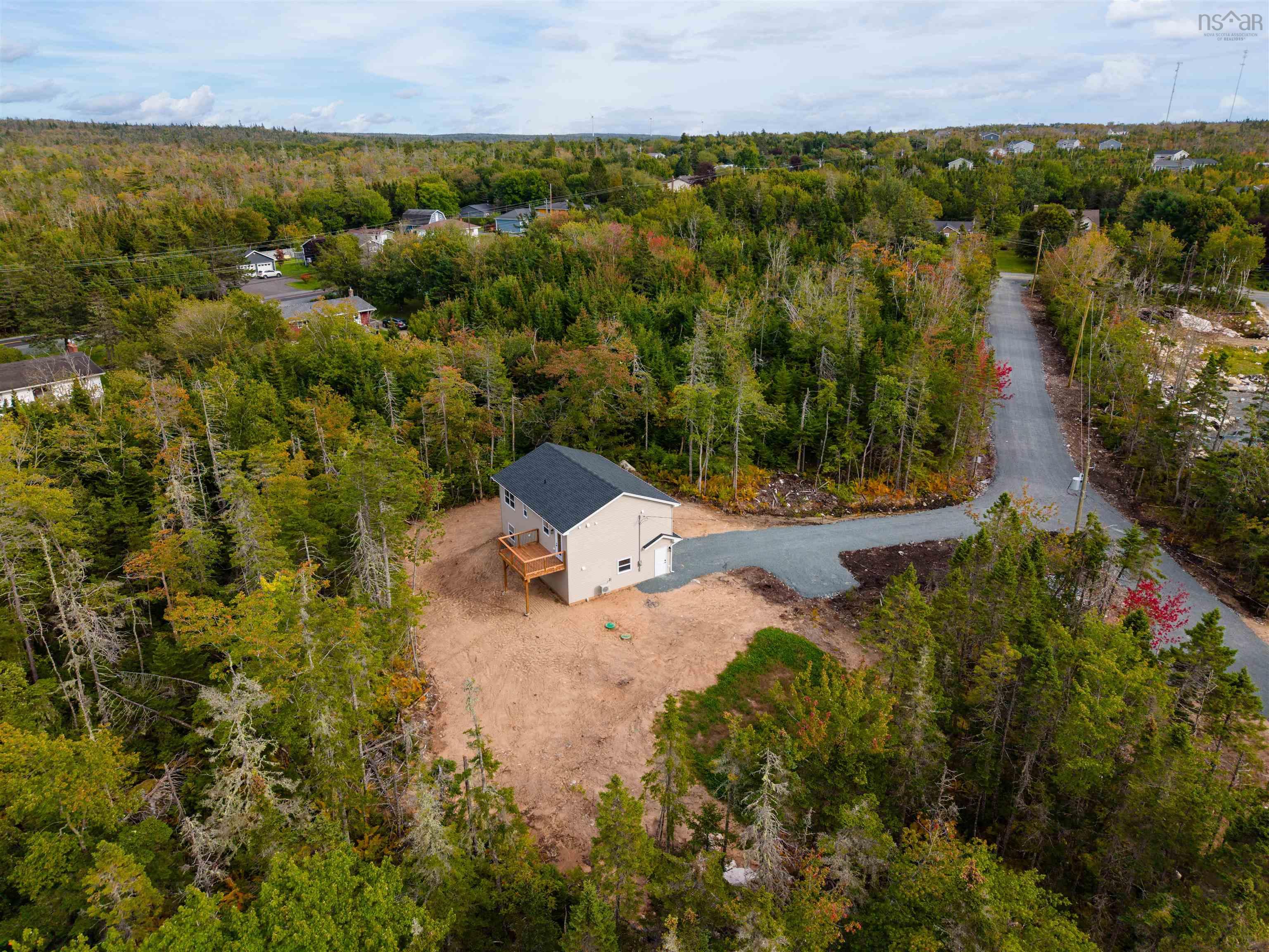$584,900.00: 9 Surf Drive, Whites Lake
