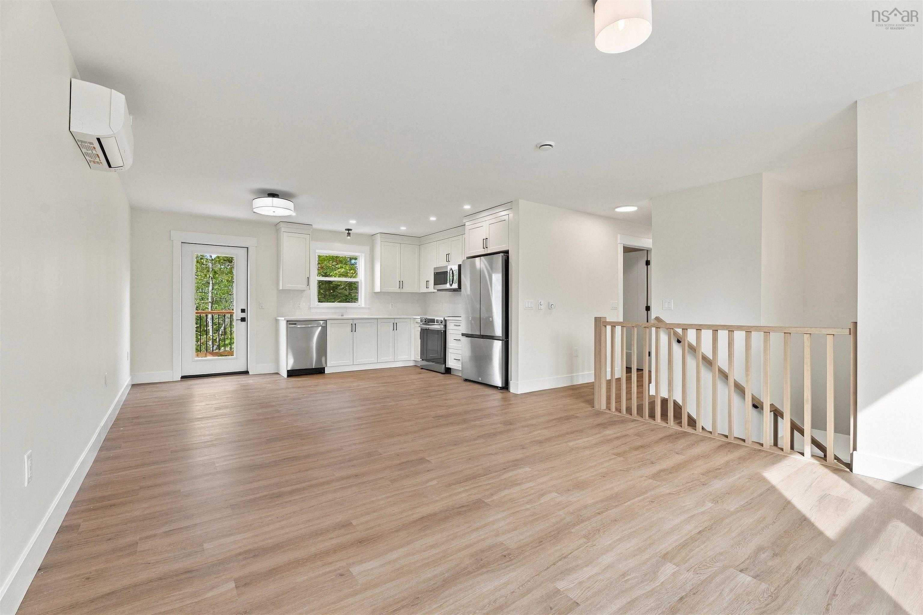 $584,900.00: 9 Surf Drive, Whites Lake