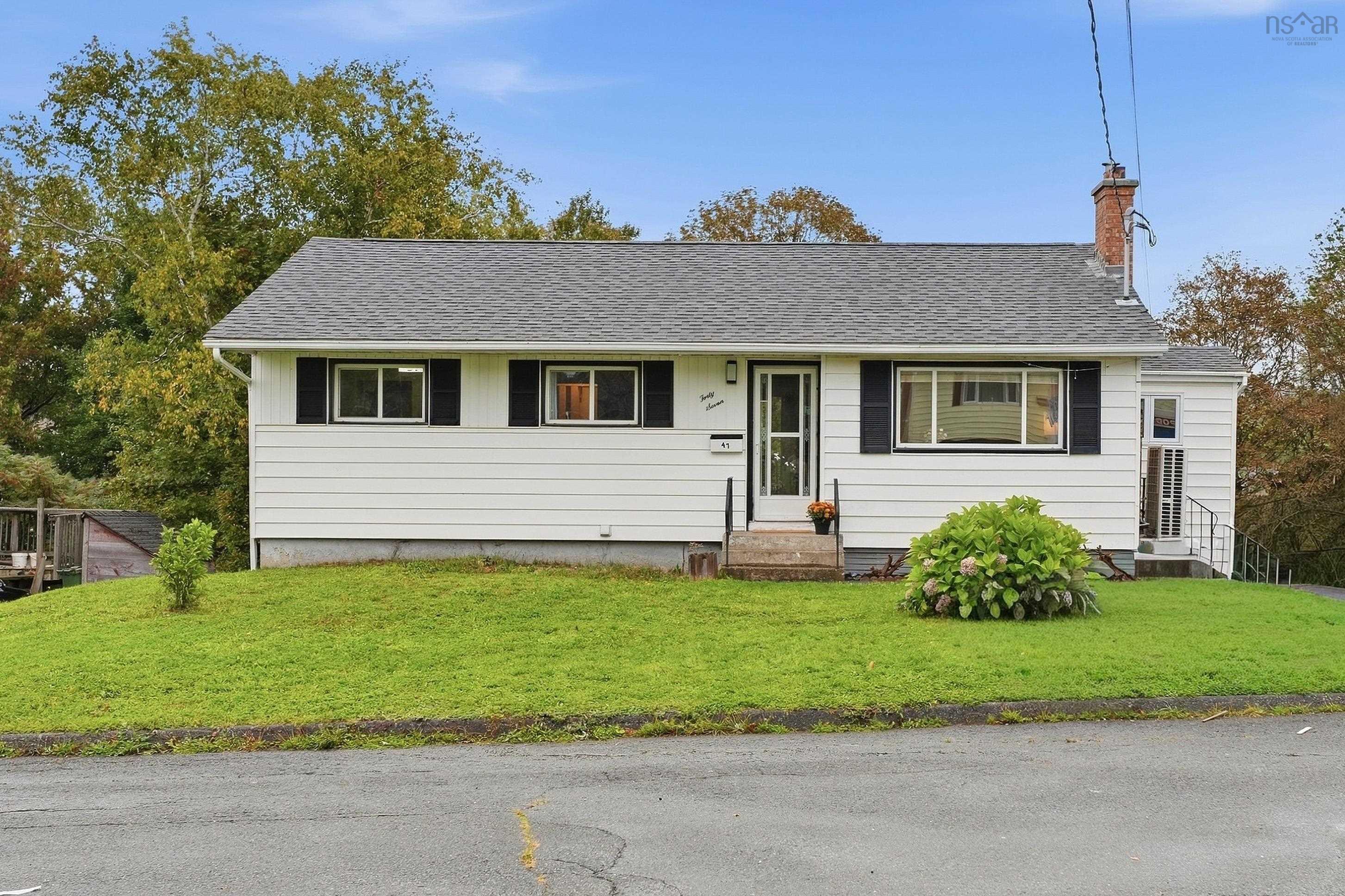 47 Weyburn Road, Woodlawn, NS (MLS 202624771)