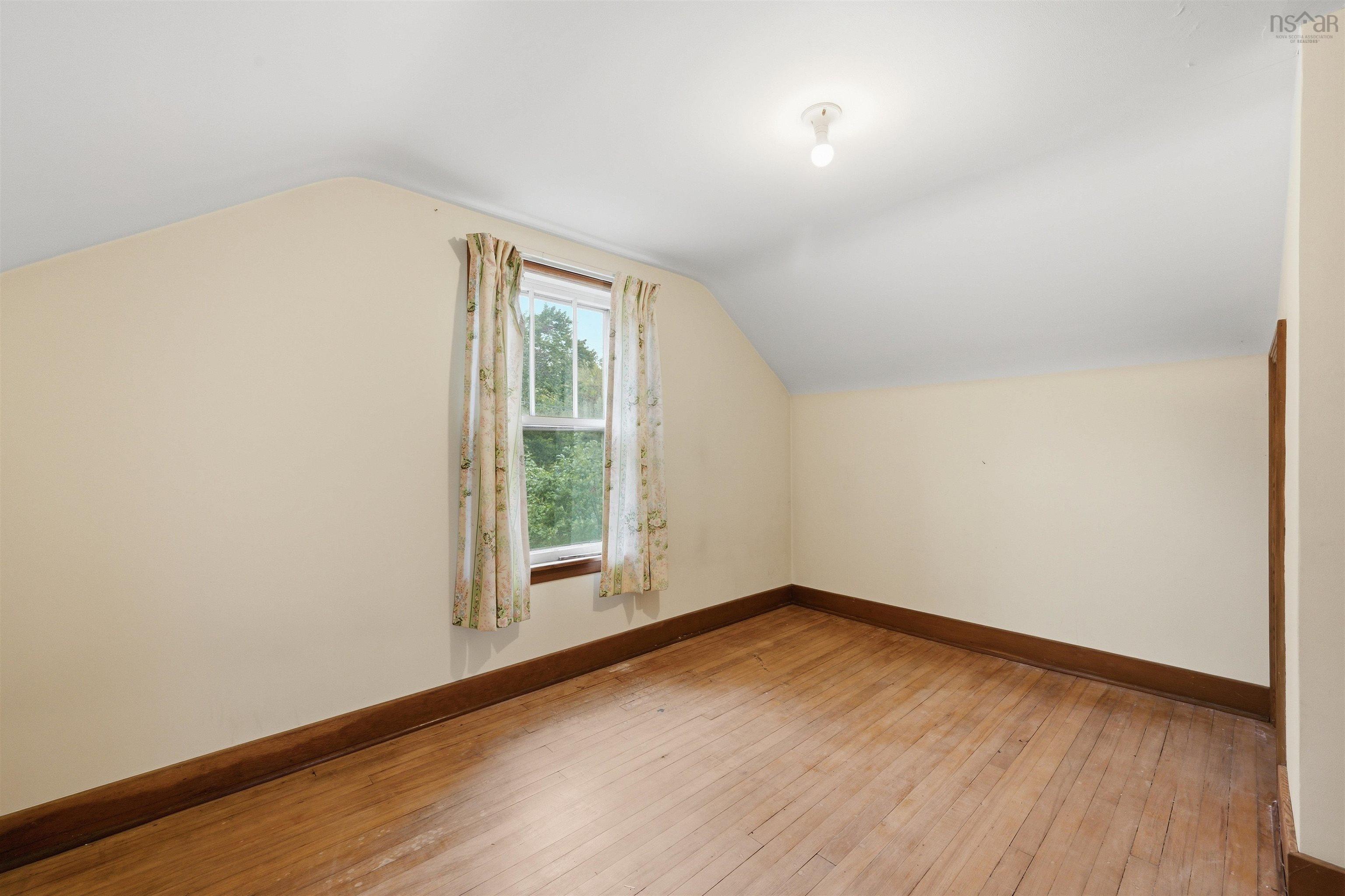 4 Holland Avenue, Bedford, NS (MLS 202624796)