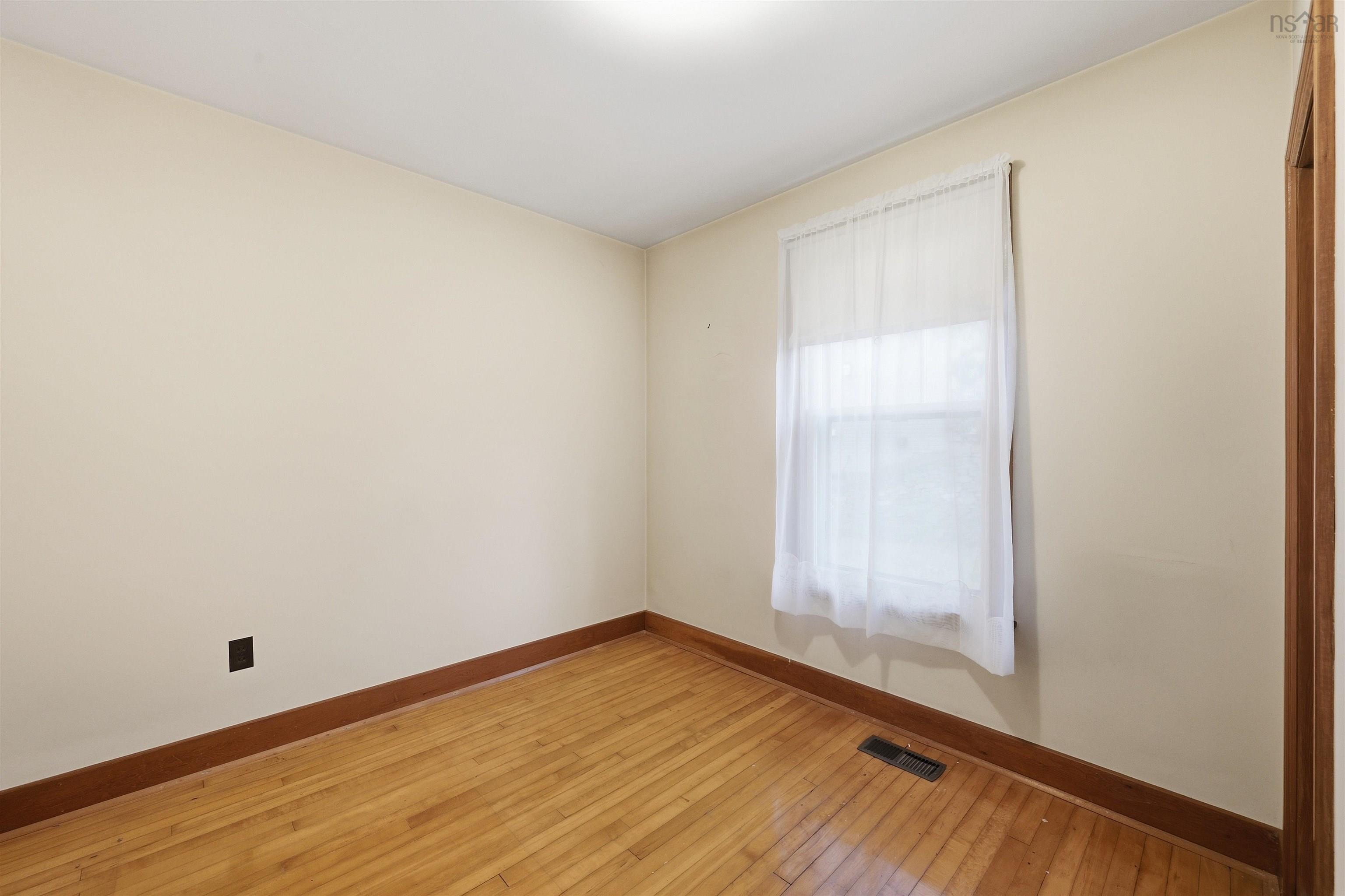 4 Holland Avenue, Bedford, NS (MLS 202624796)