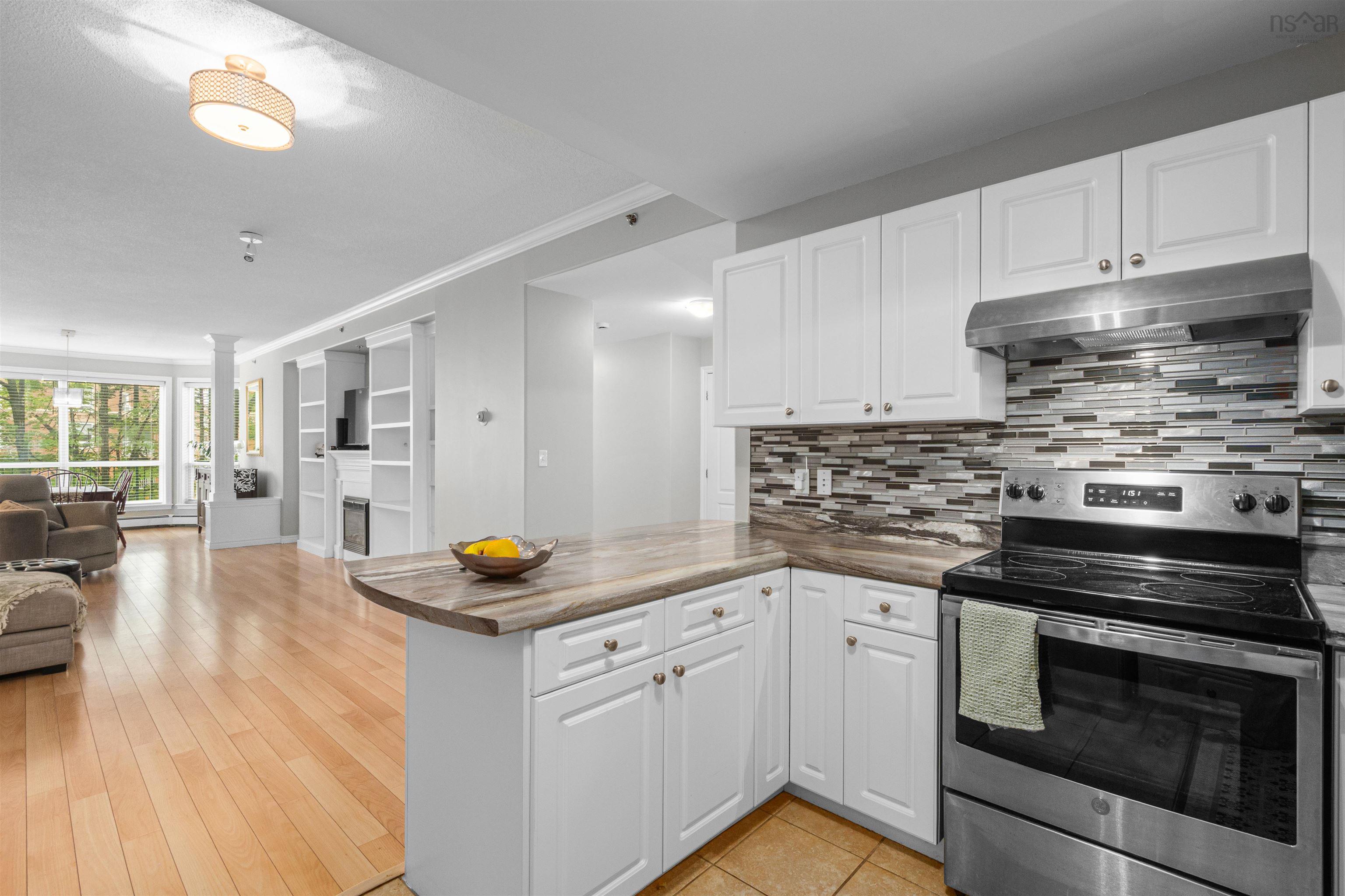 $485,900.00: 106 - 78 Regency Park Drive, Clayton Park