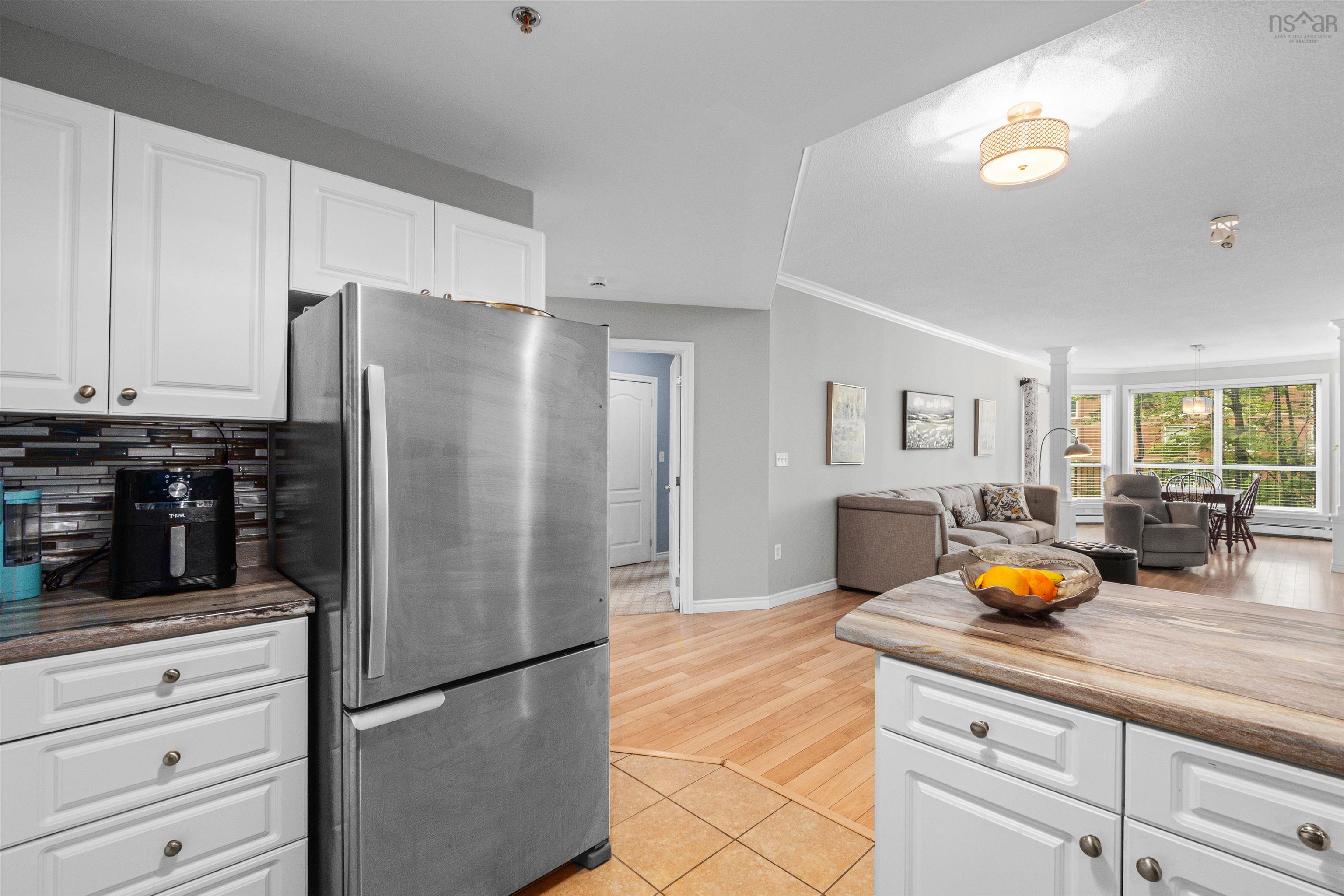 $485,900.00: 106 - 78 Regency Park Drive, Clayton Park