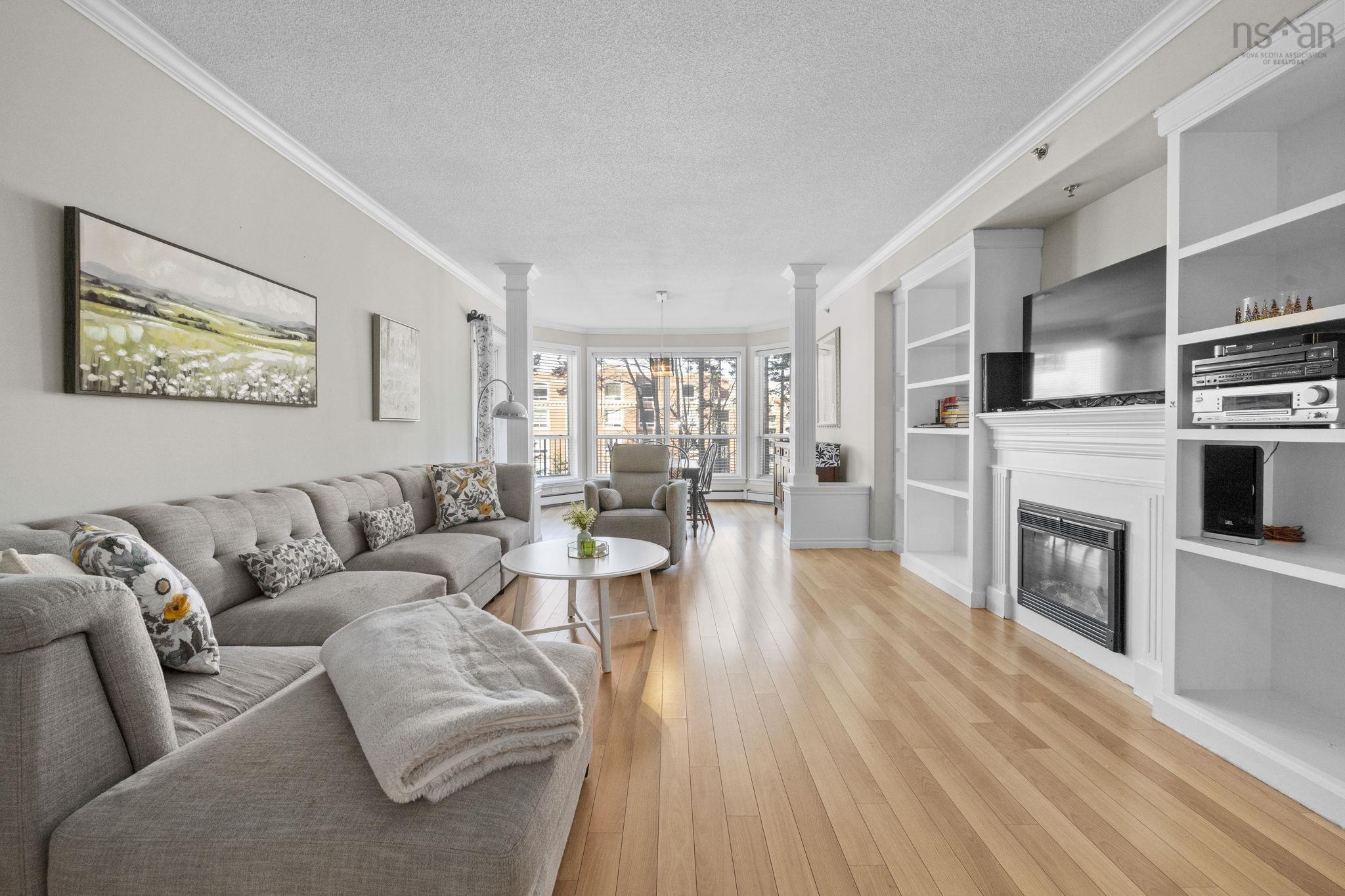 $485,900.00: 106 - 78 Regency Park Drive, Clayton Park
