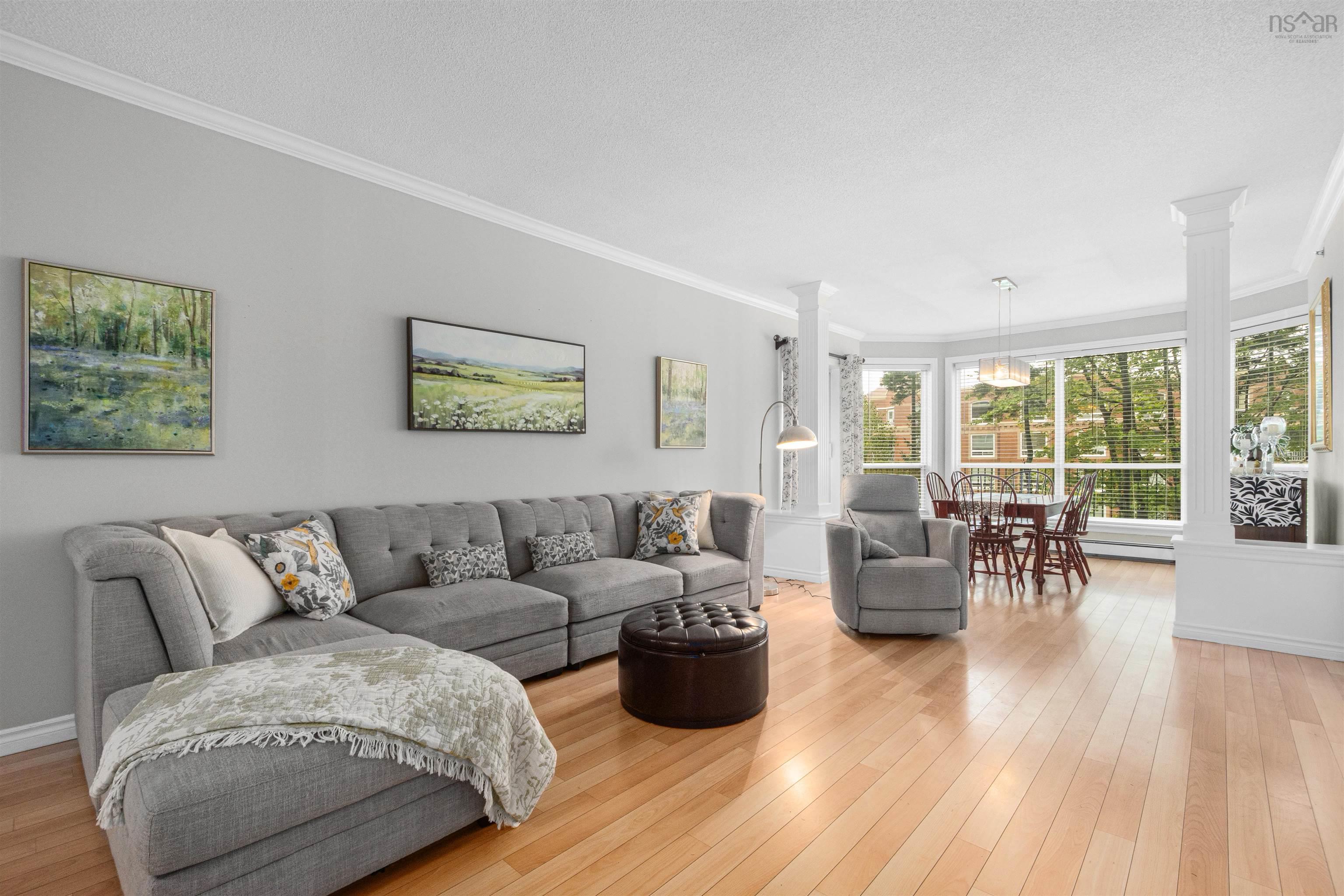 $485,900.00: 106 - 78 Regency Park Drive, Clayton Park