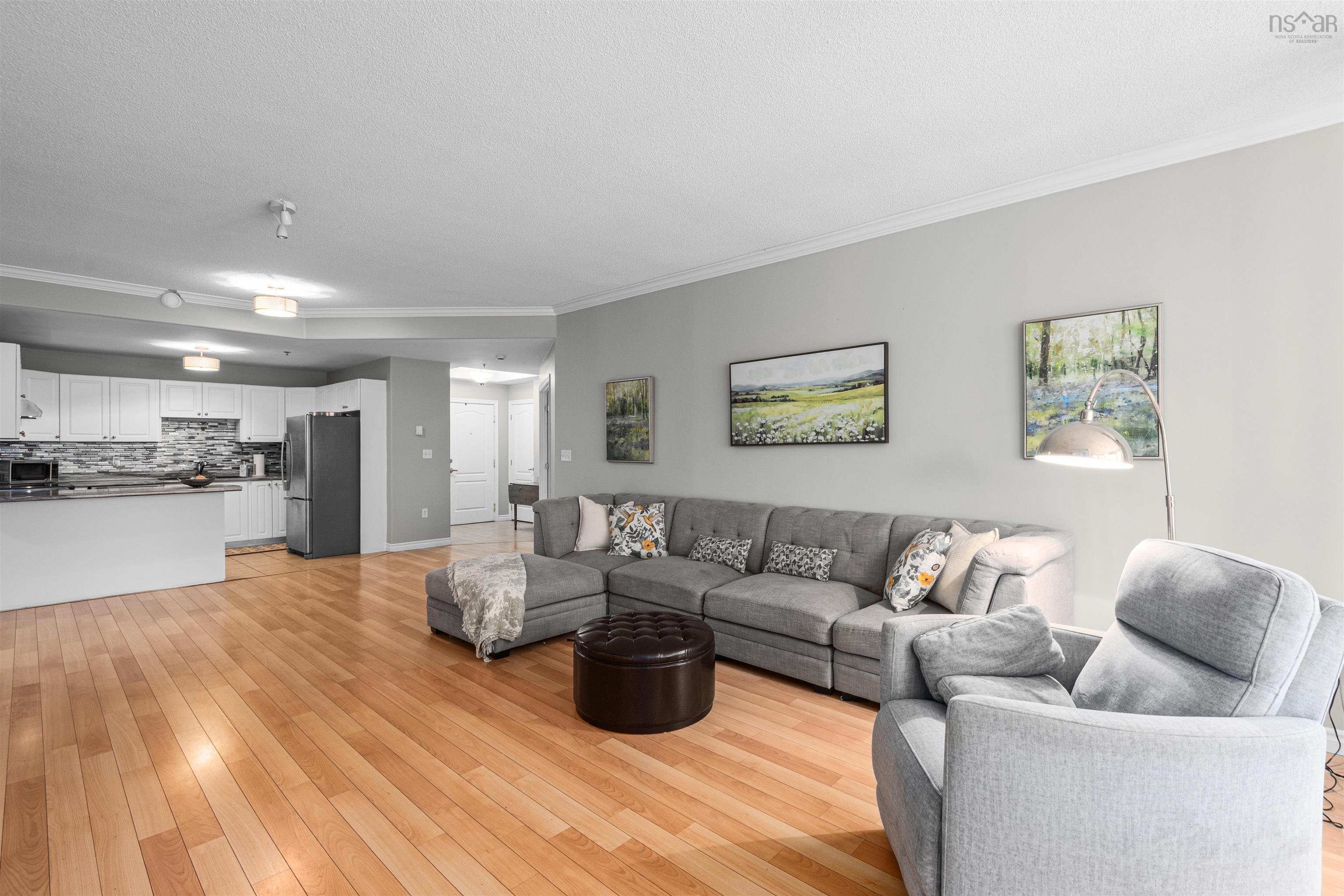 $485,900.00: 106 - 78 Regency Park Drive, Clayton Park