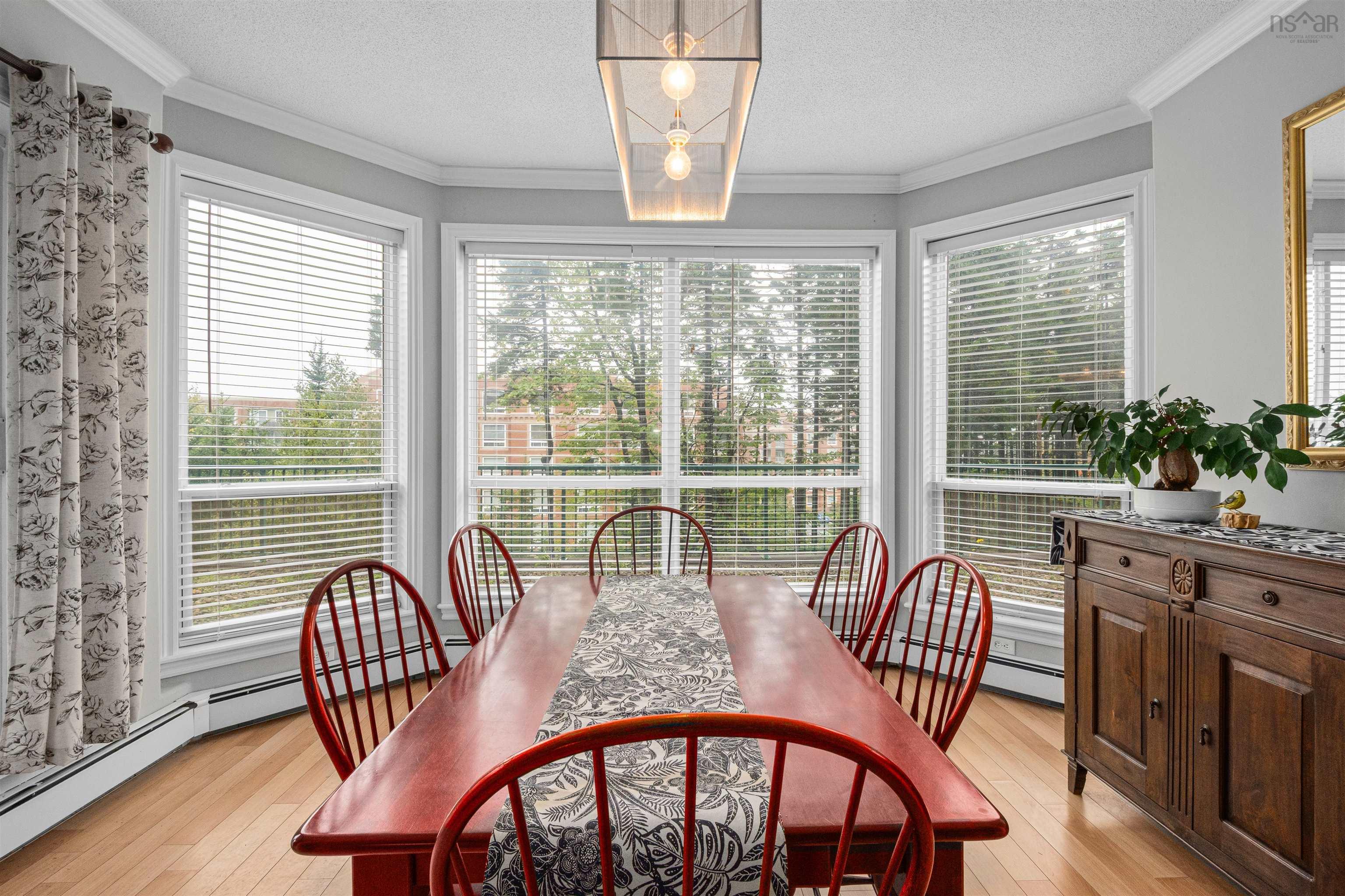 $485,900.00: 106 - 78 Regency Park Drive, Clayton Park