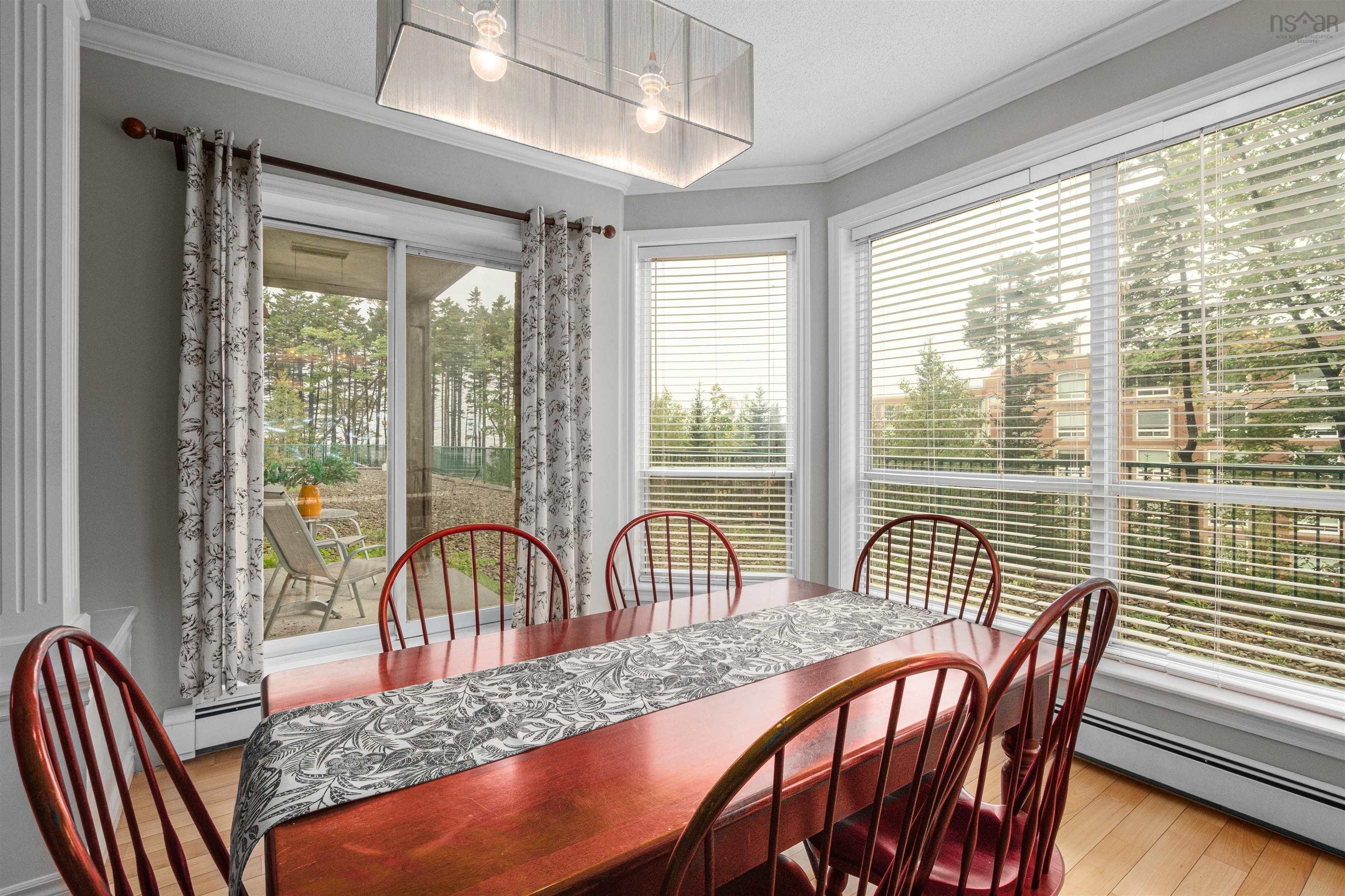 $485,900.00: 106 - 78 Regency Park Drive, Clayton Park