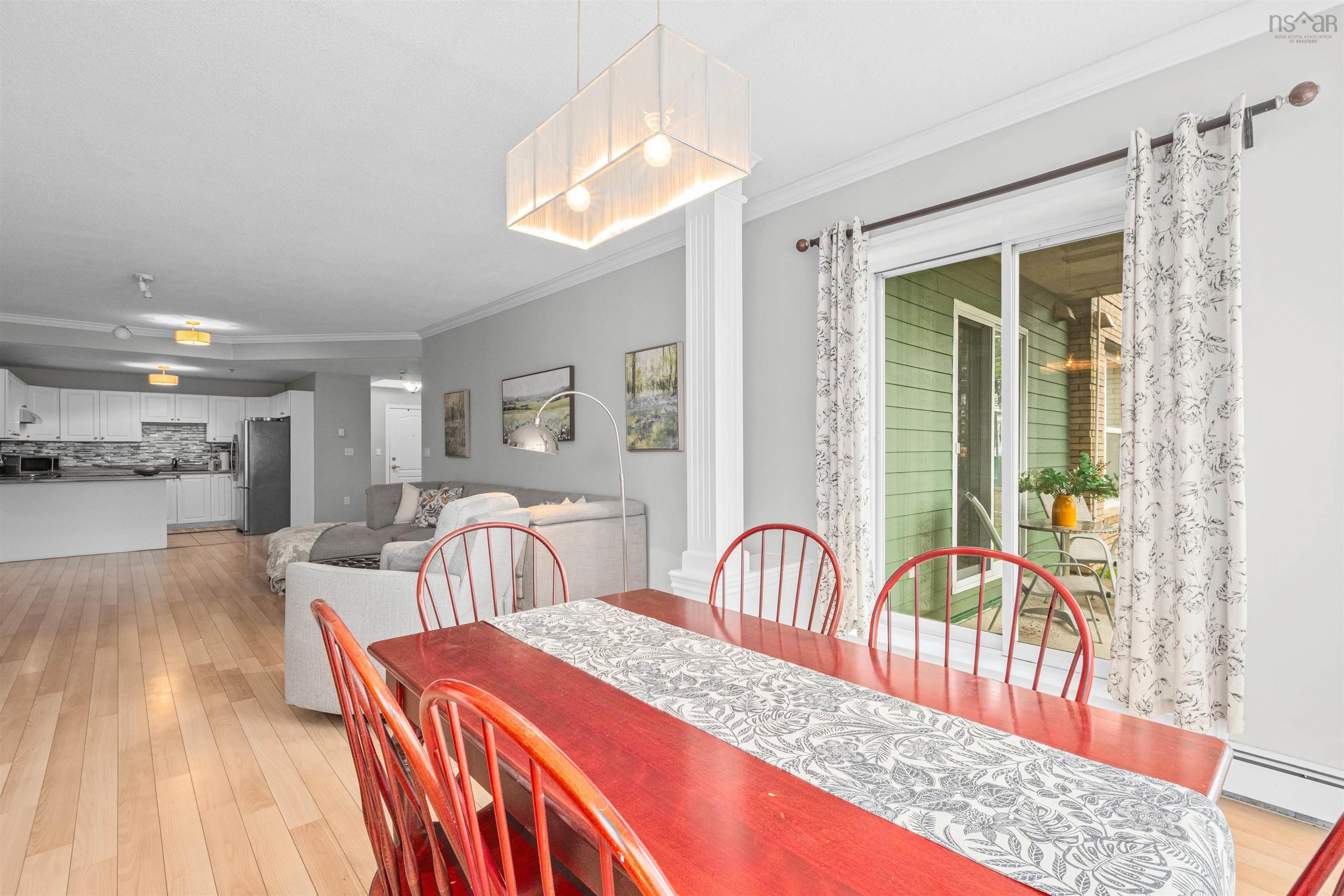 $485,900.00: 106 - 78 Regency Park Drive, Clayton Park