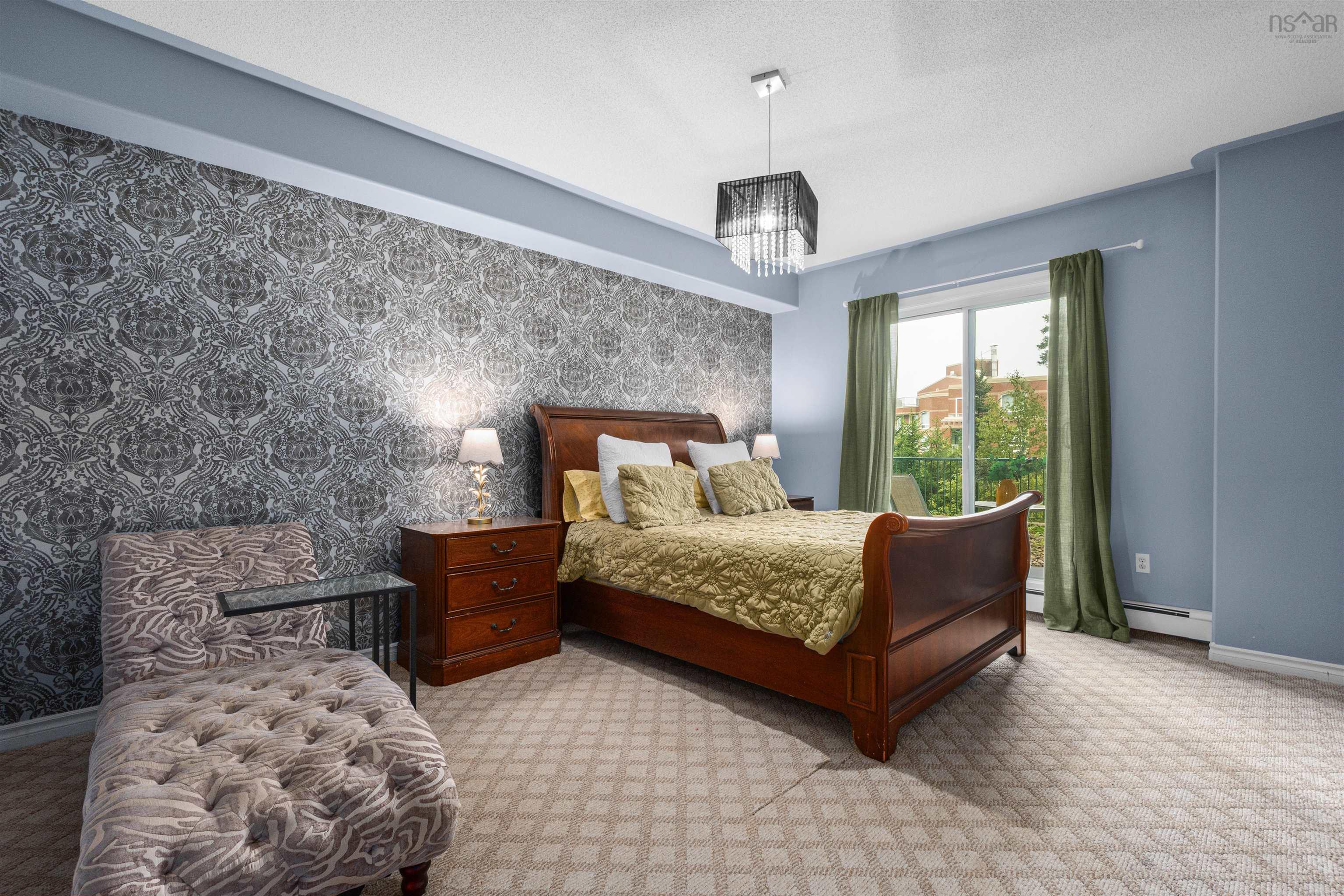 $485,900.00: 106 - 78 Regency Park Drive, Clayton Park