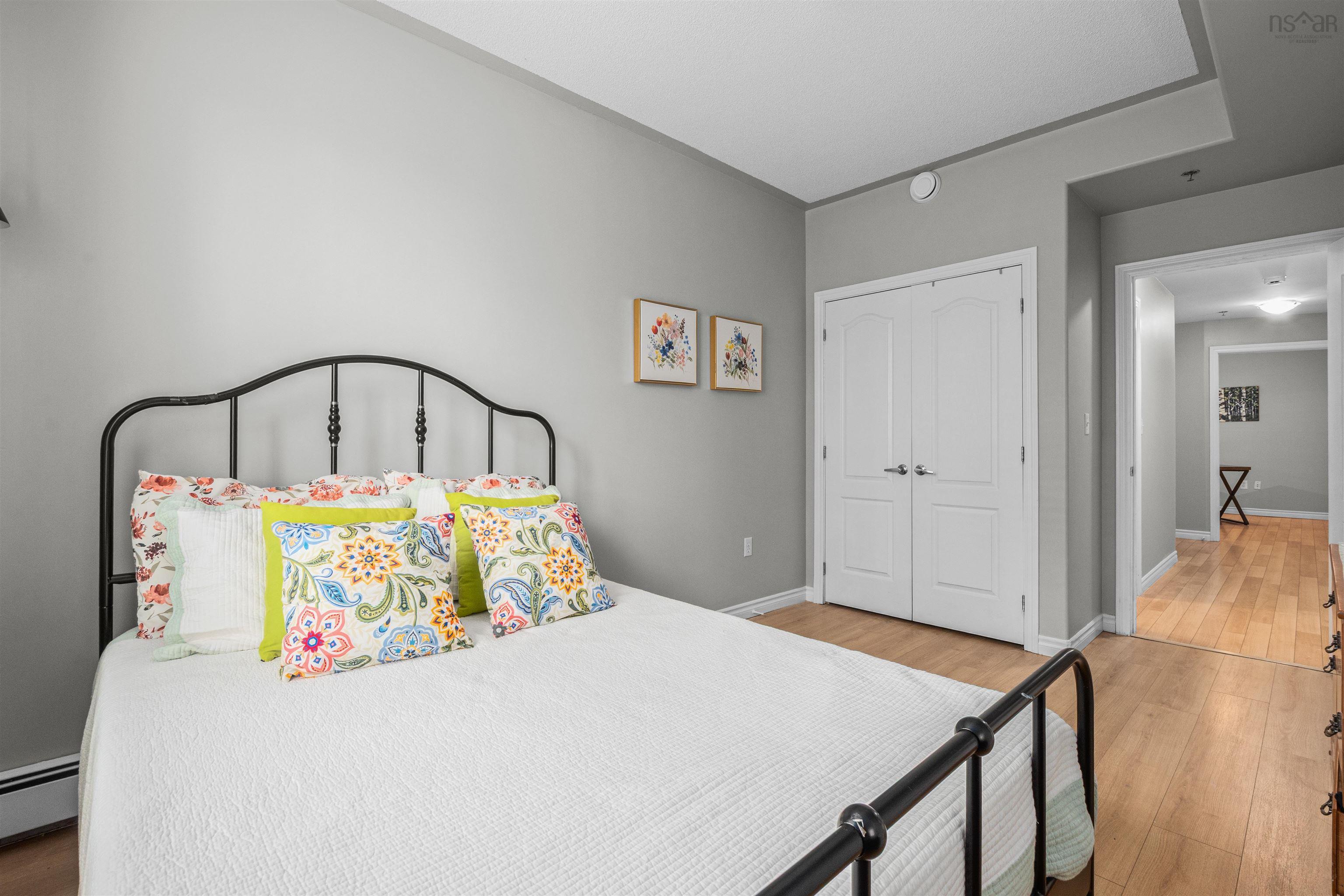 $485,900.00: 106 - 78 Regency Park Drive, Clayton Park