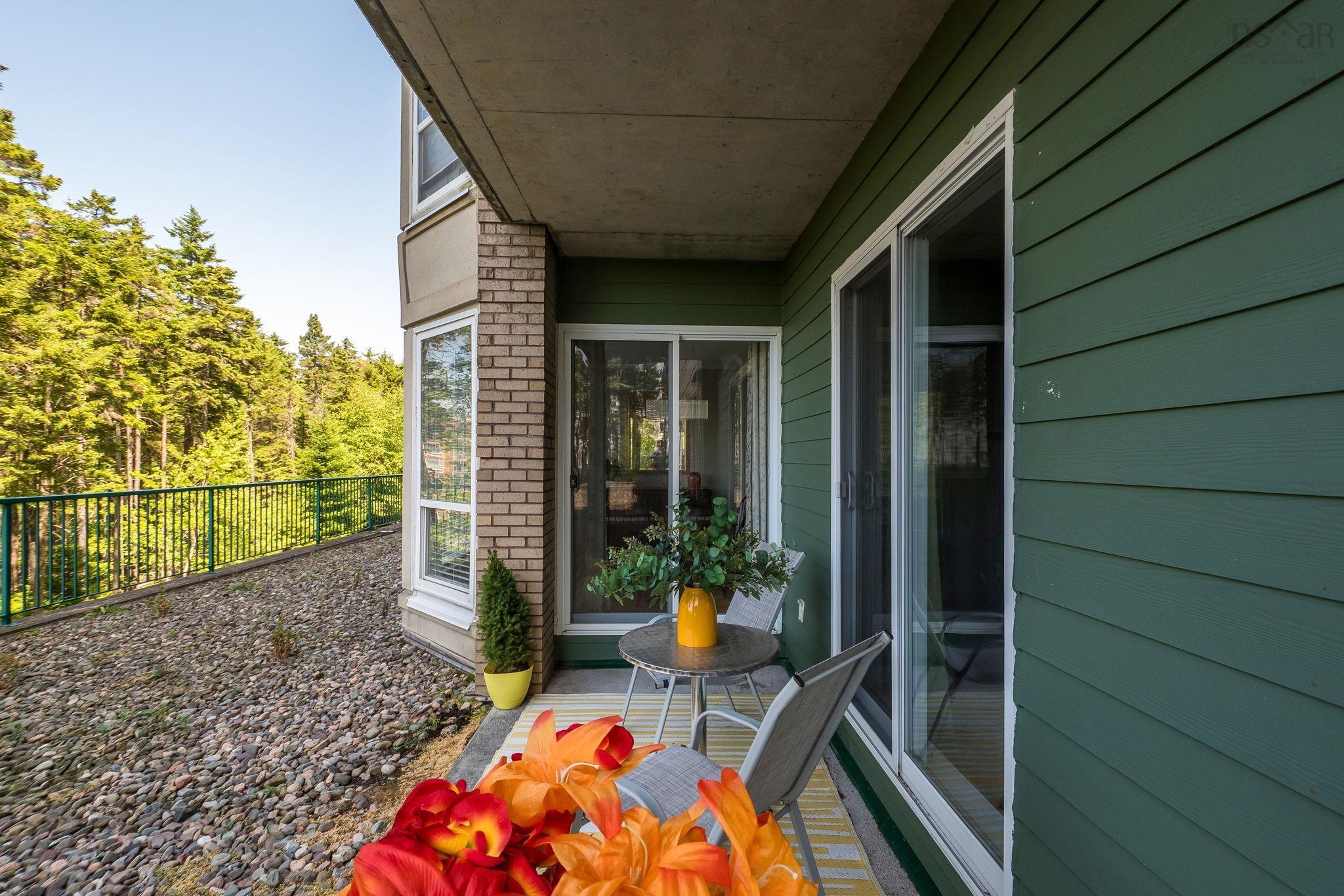$485,900.00: 106 - 78 Regency Park Drive, Clayton Park